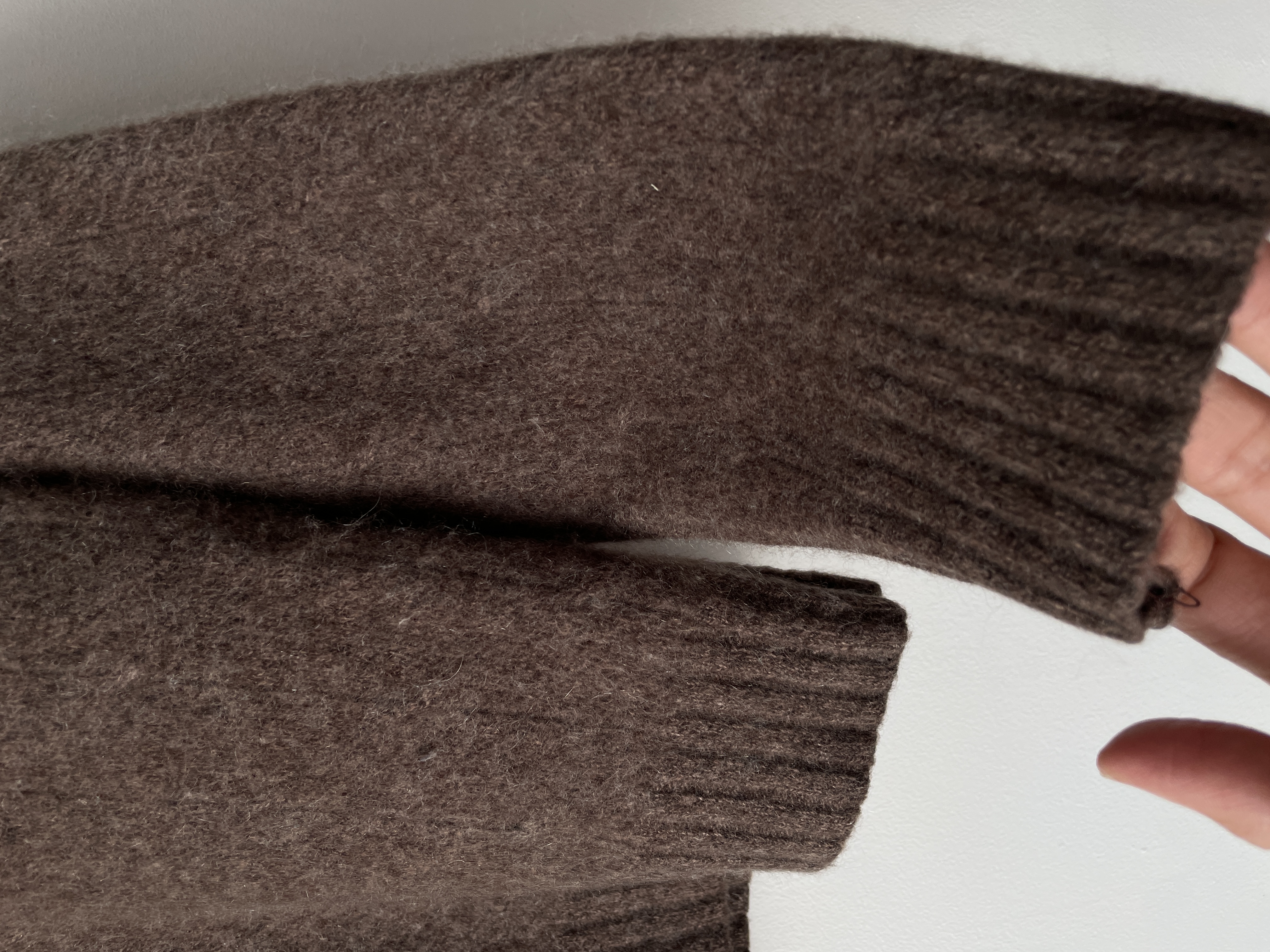 Sweater café cachemira. Talla: S 3
