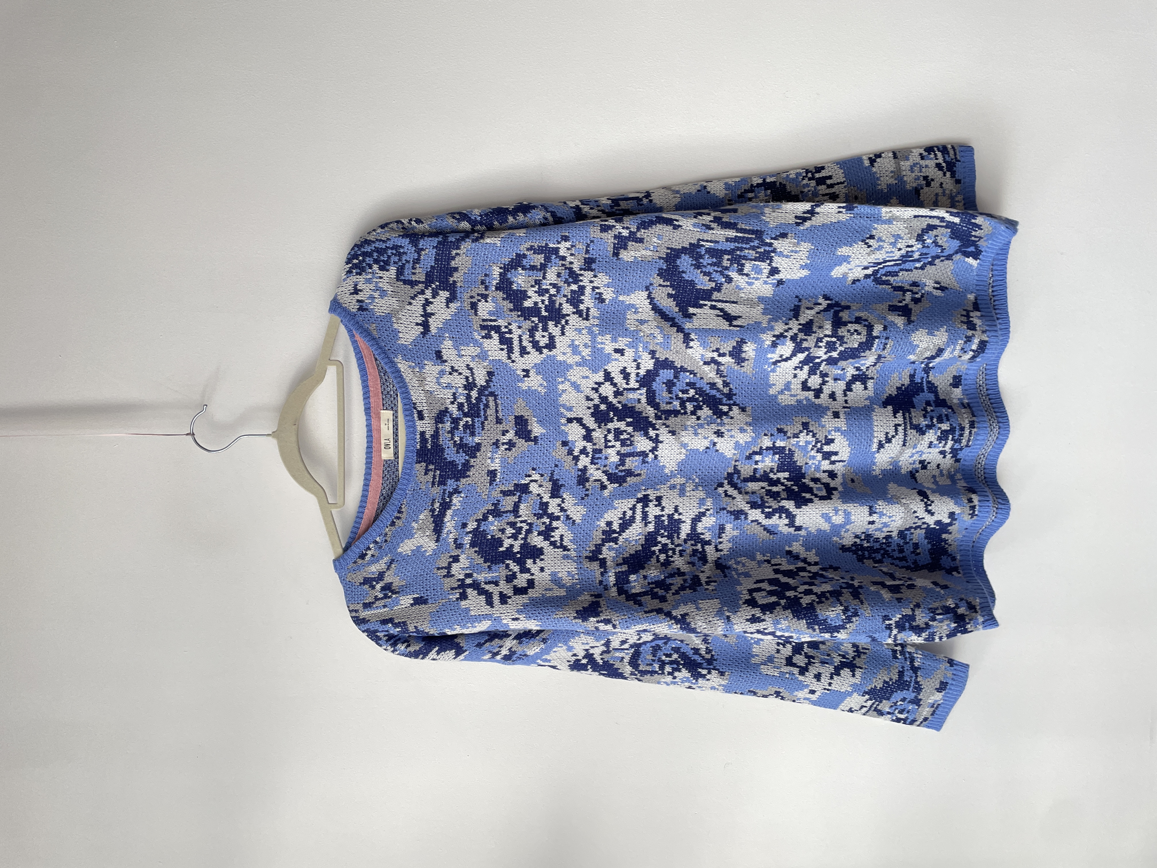 Sweater floral. Talla: M holgado 1