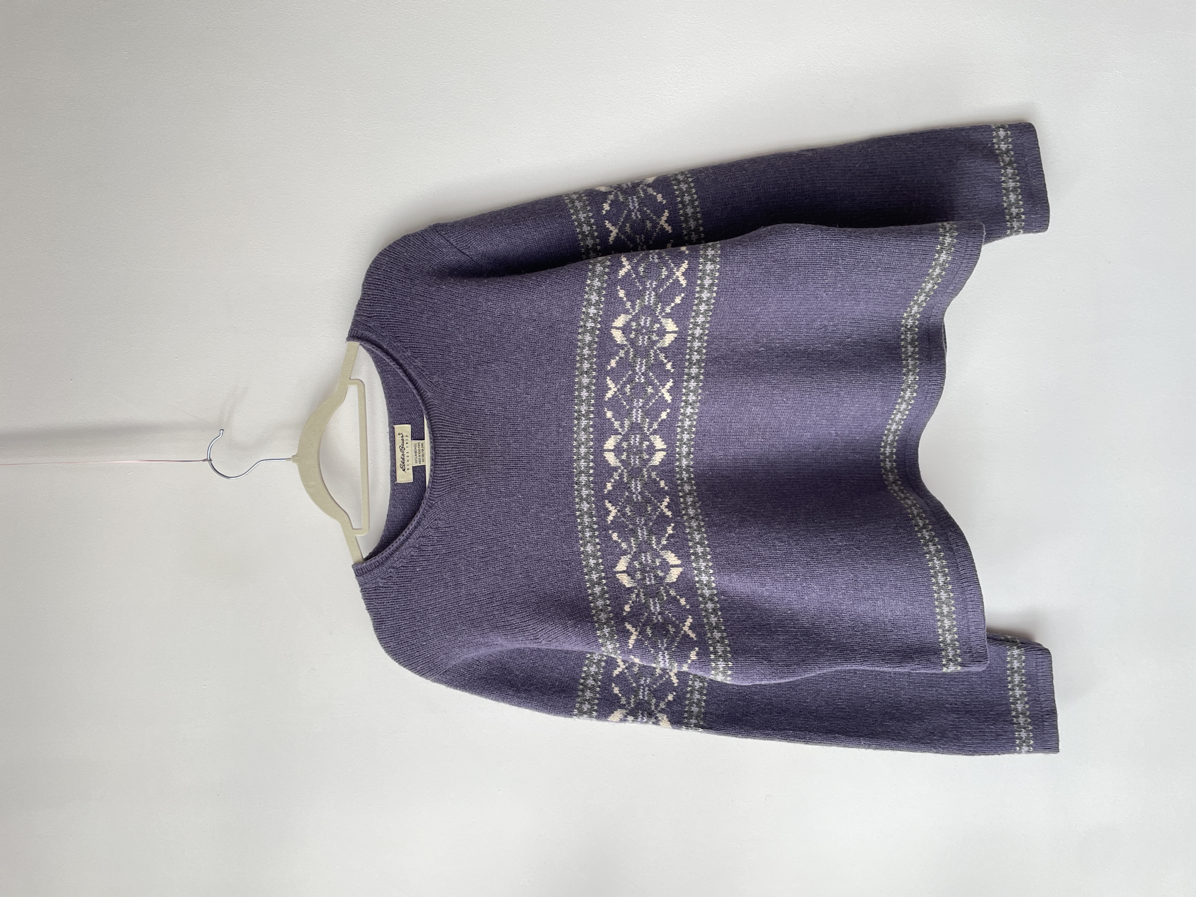 Sweater morado Lana cordero. Talla: L 1
