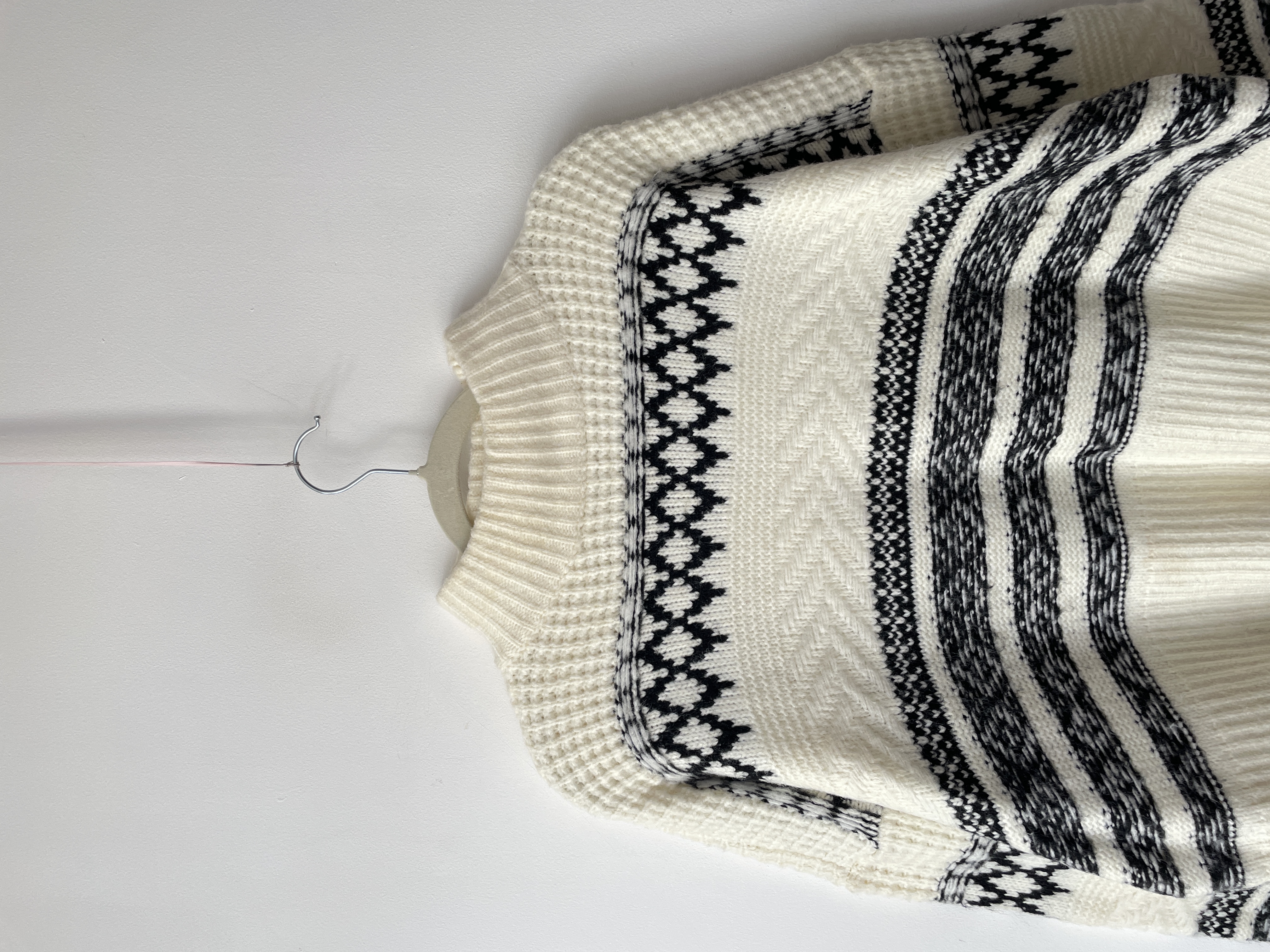Sweater nordic crema. Talla: M/L 2