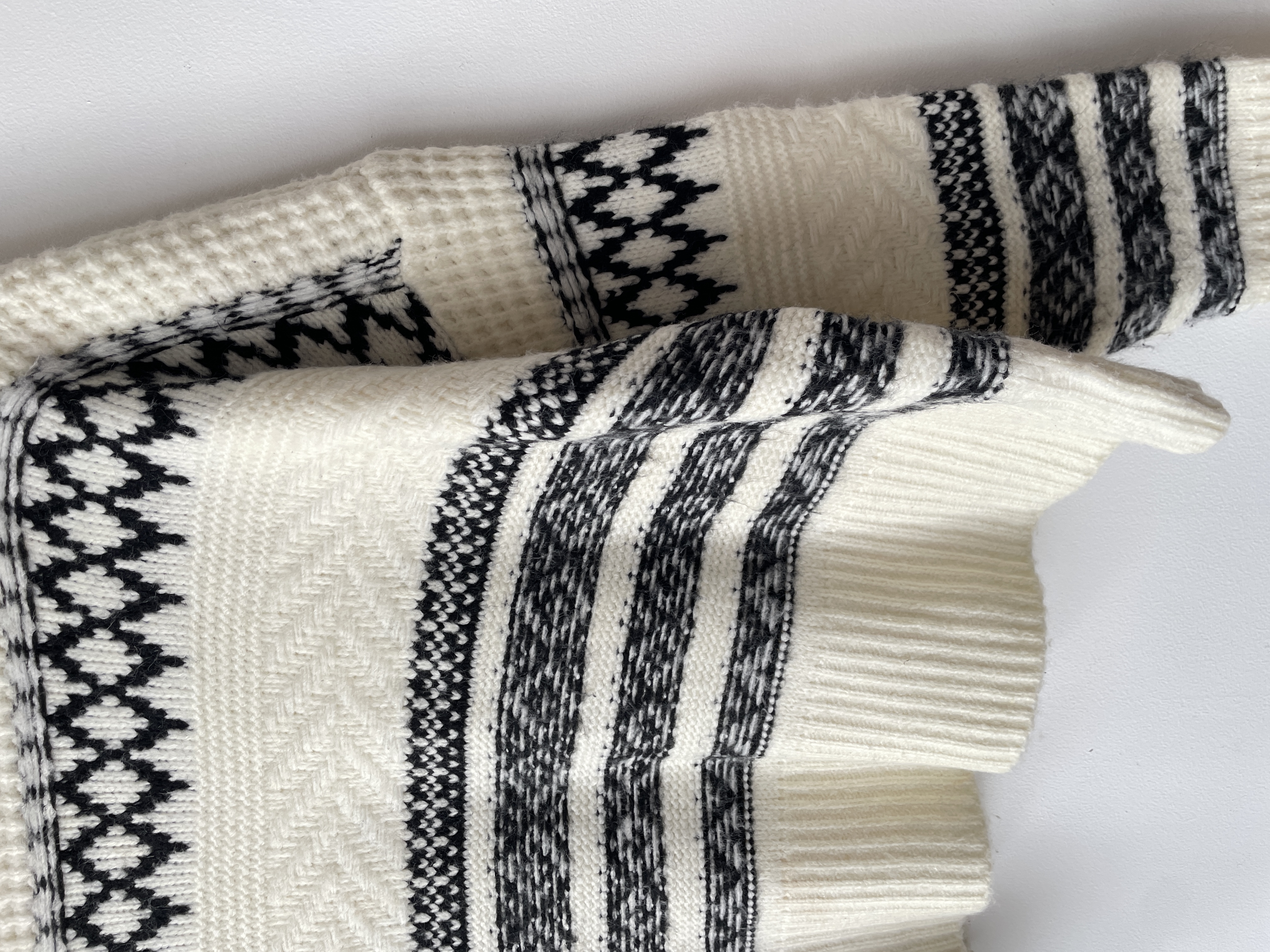 Sweater nordic crema. Talla: M/L 3