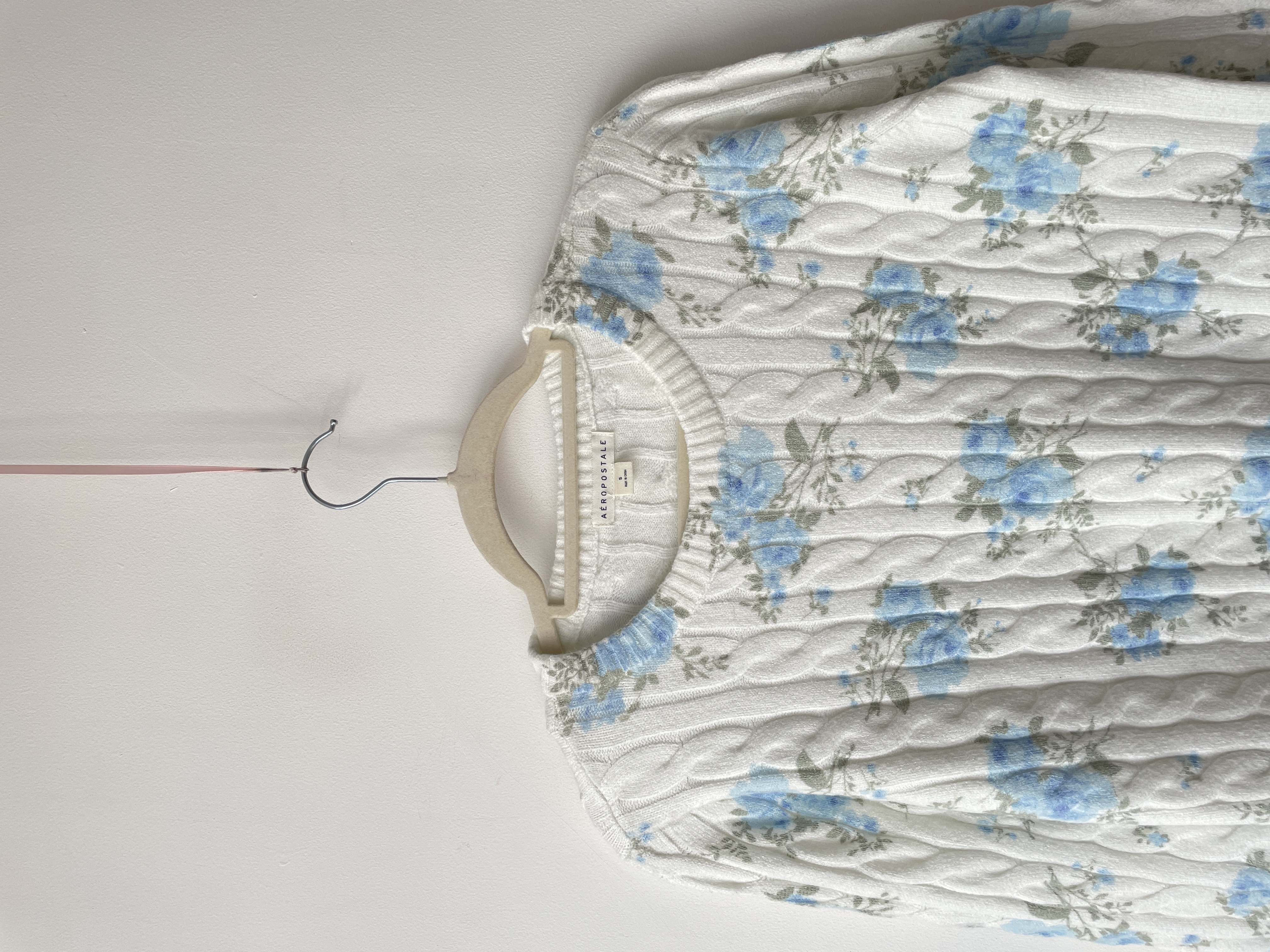 Sweater floral. Talla: S 2