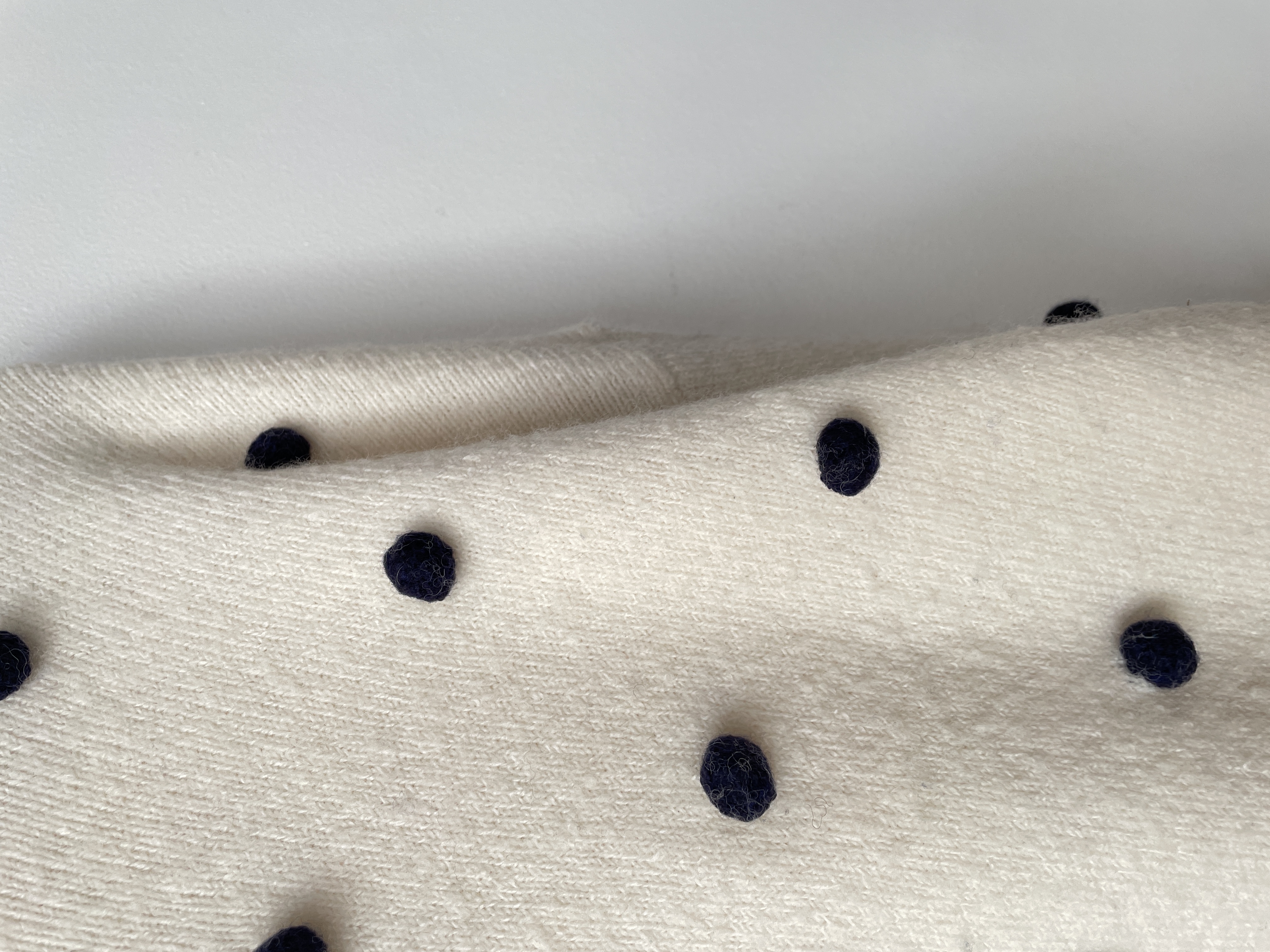 Sweater pompones. Talla: XXS grande 4