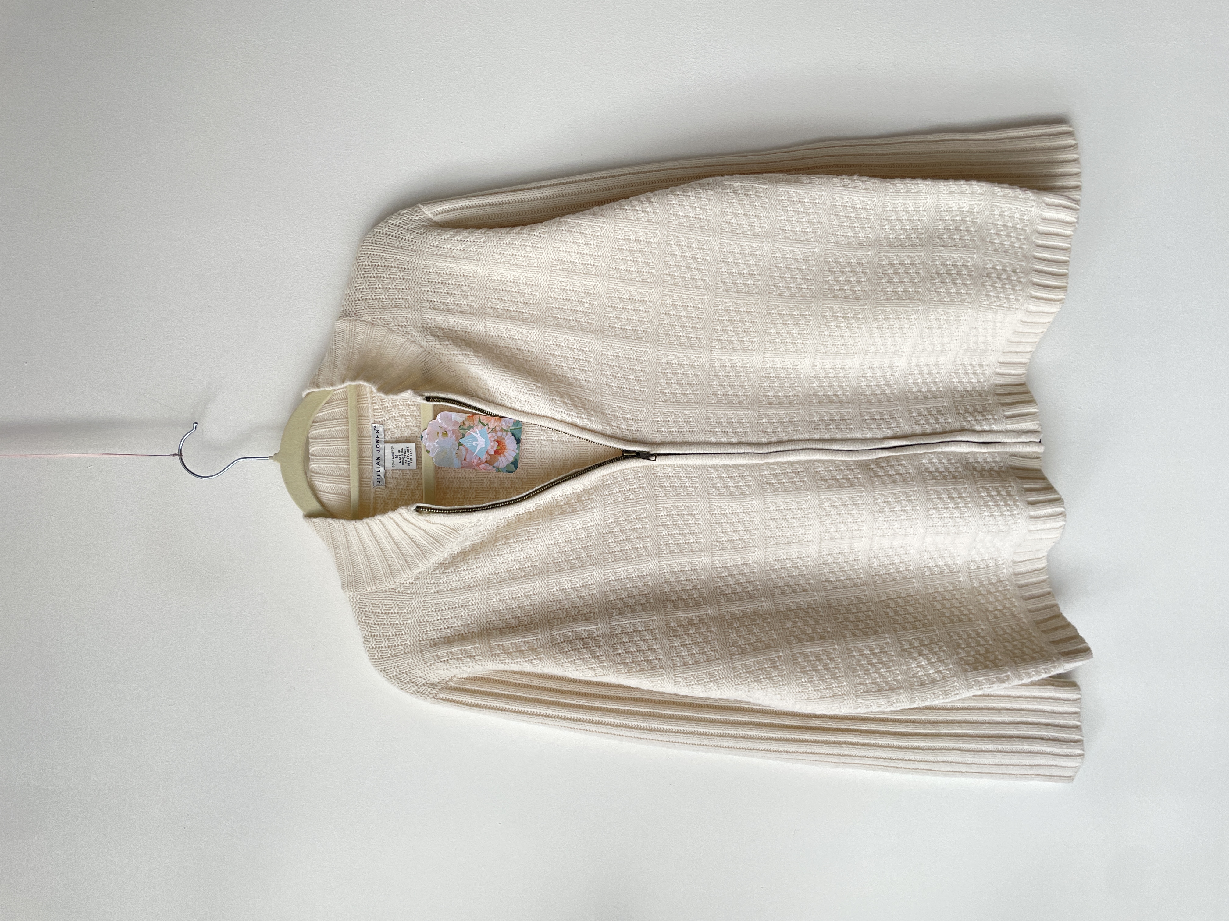 Cárdigan crema Lana cordero. Talla: M hombre (L mujer)  1