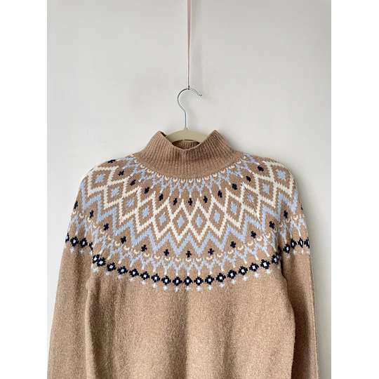 Sweater nordic. Talla: S