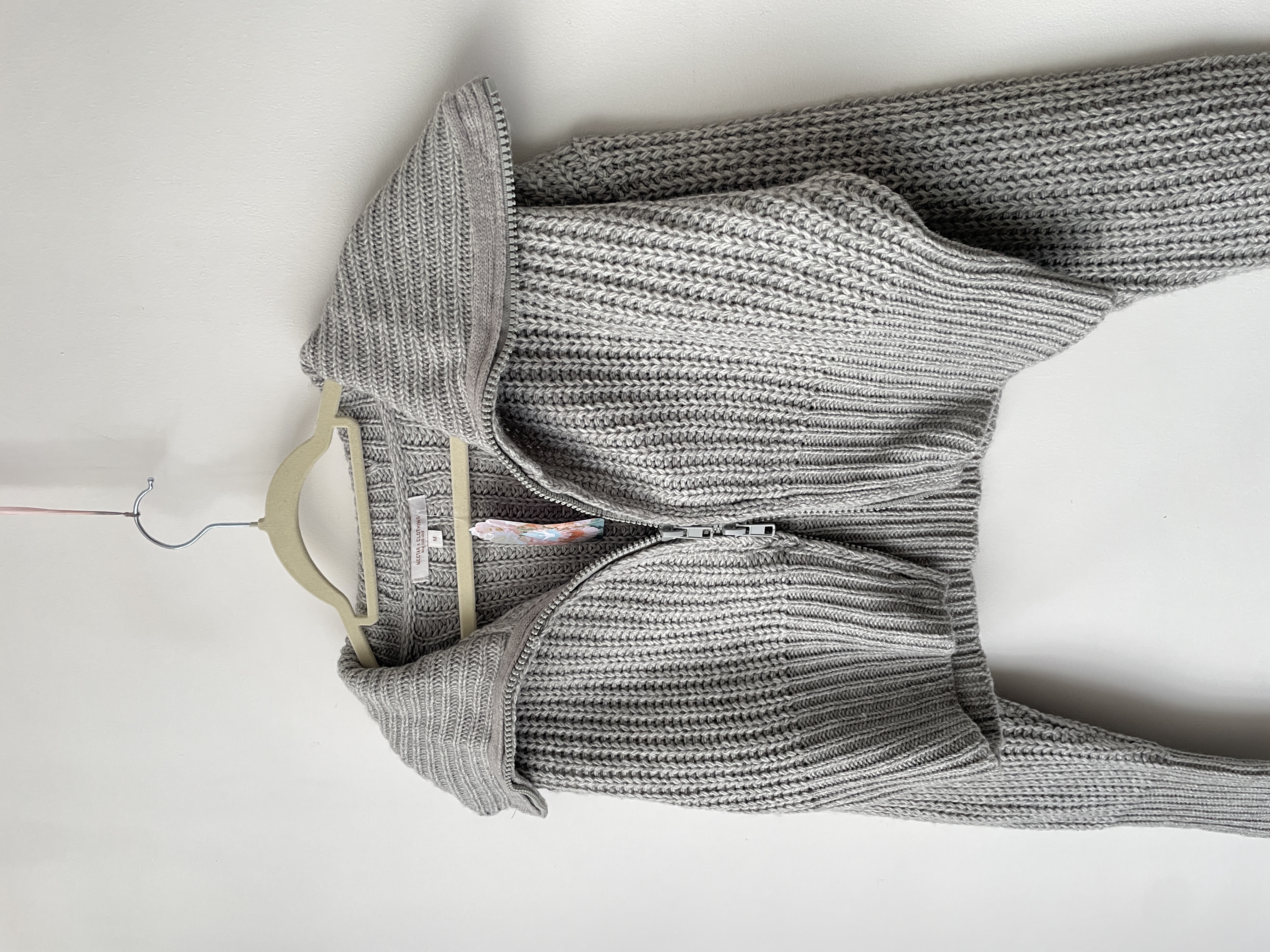 Cárdigan gris. Talla: M 3
