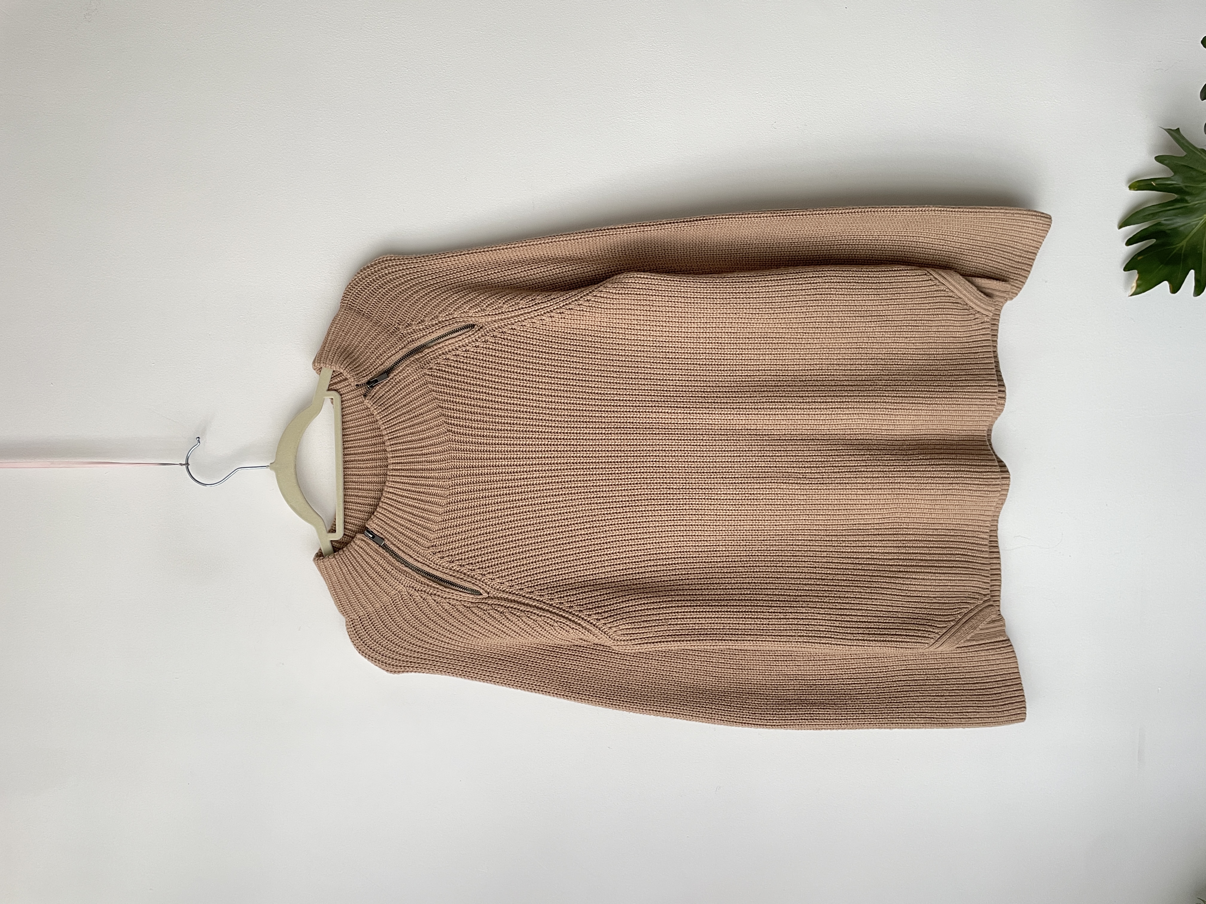 Sweater camel . Talla: M 1