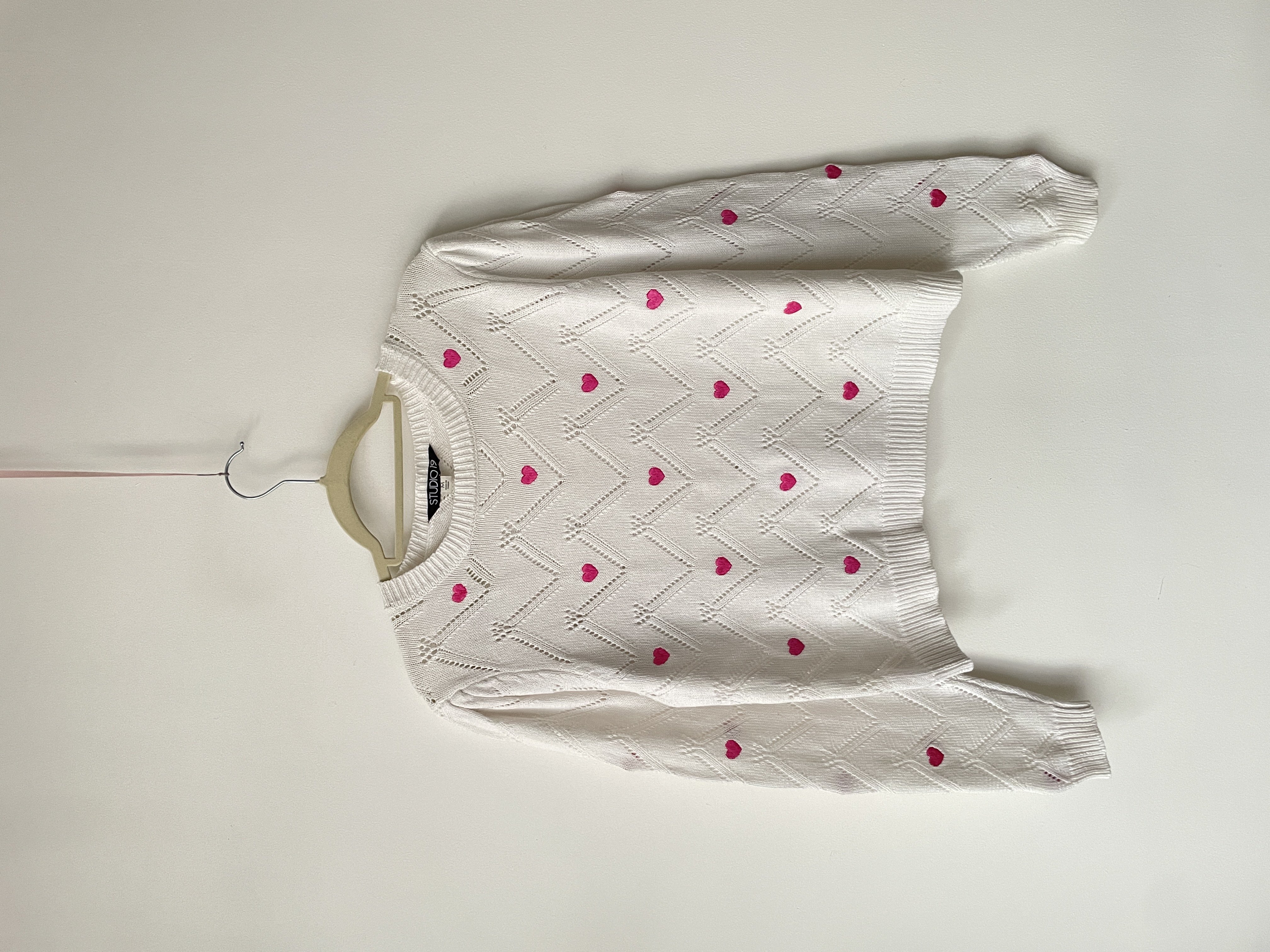 Sweater corazones. Talla: M 1