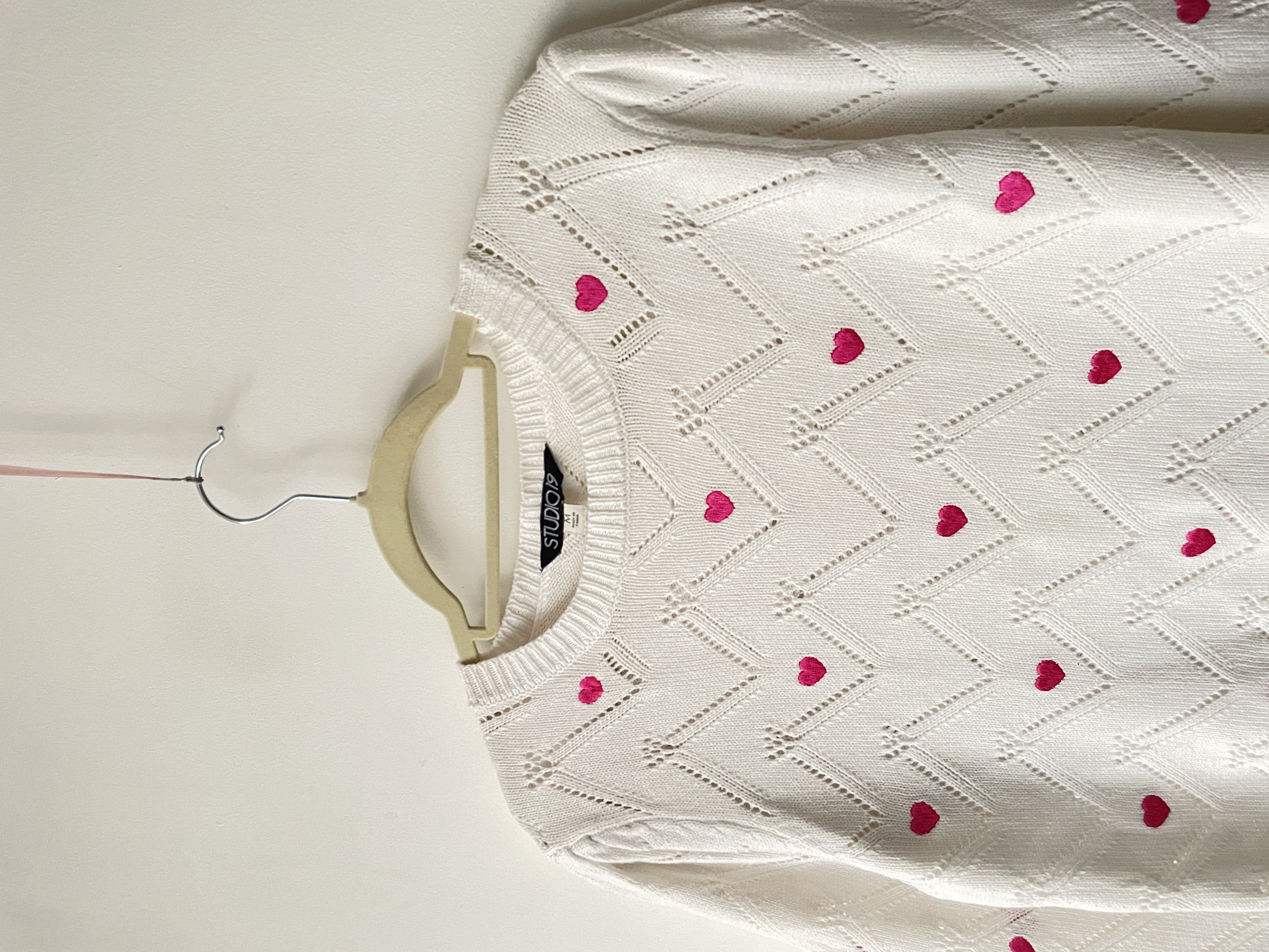 Sweater corazones. Talla: M 2