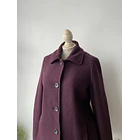 Abrigo ciruela. Talla: 8 (M) 2