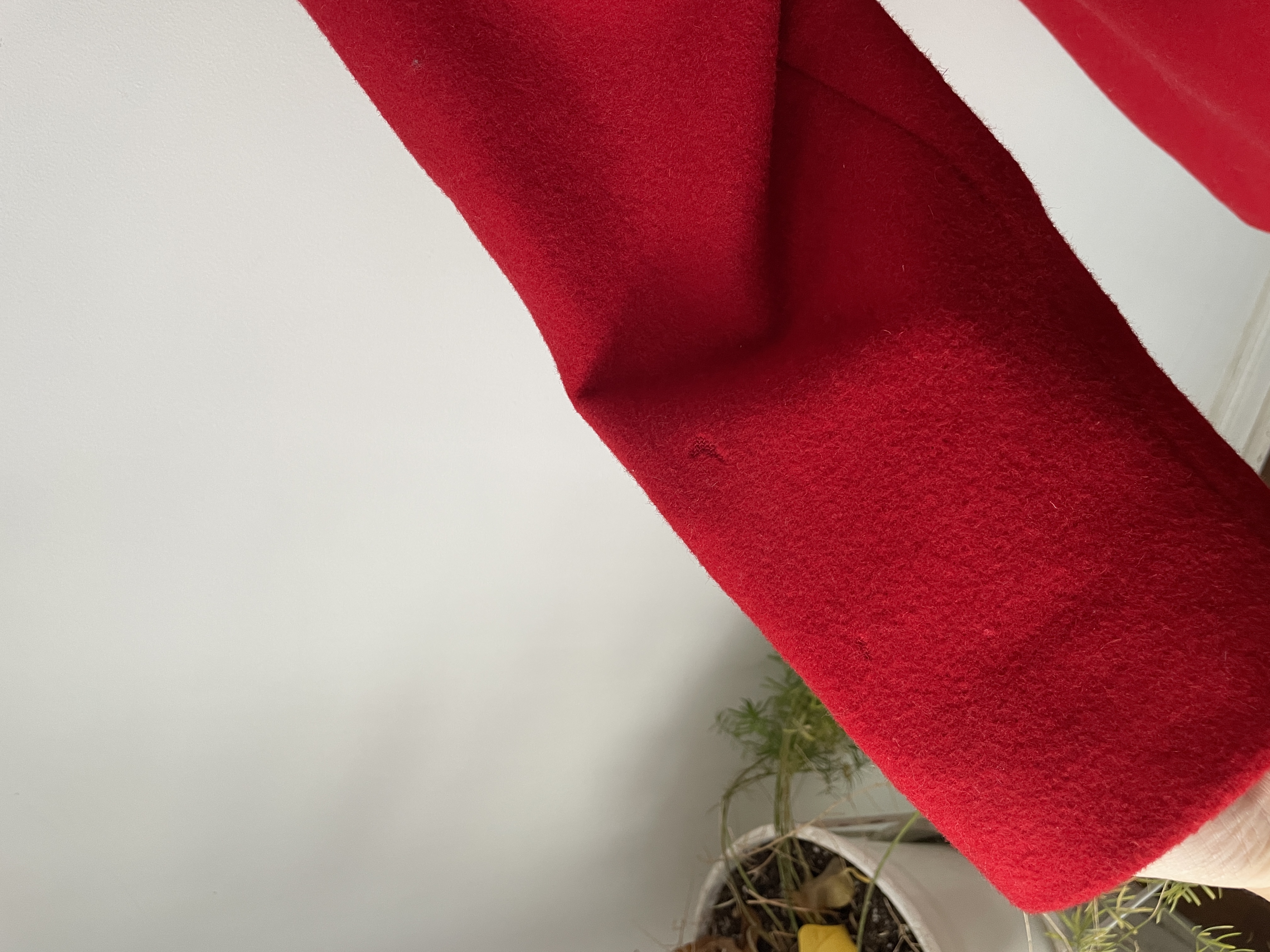 Abrigo rojo lana detalle. Talla: M 4