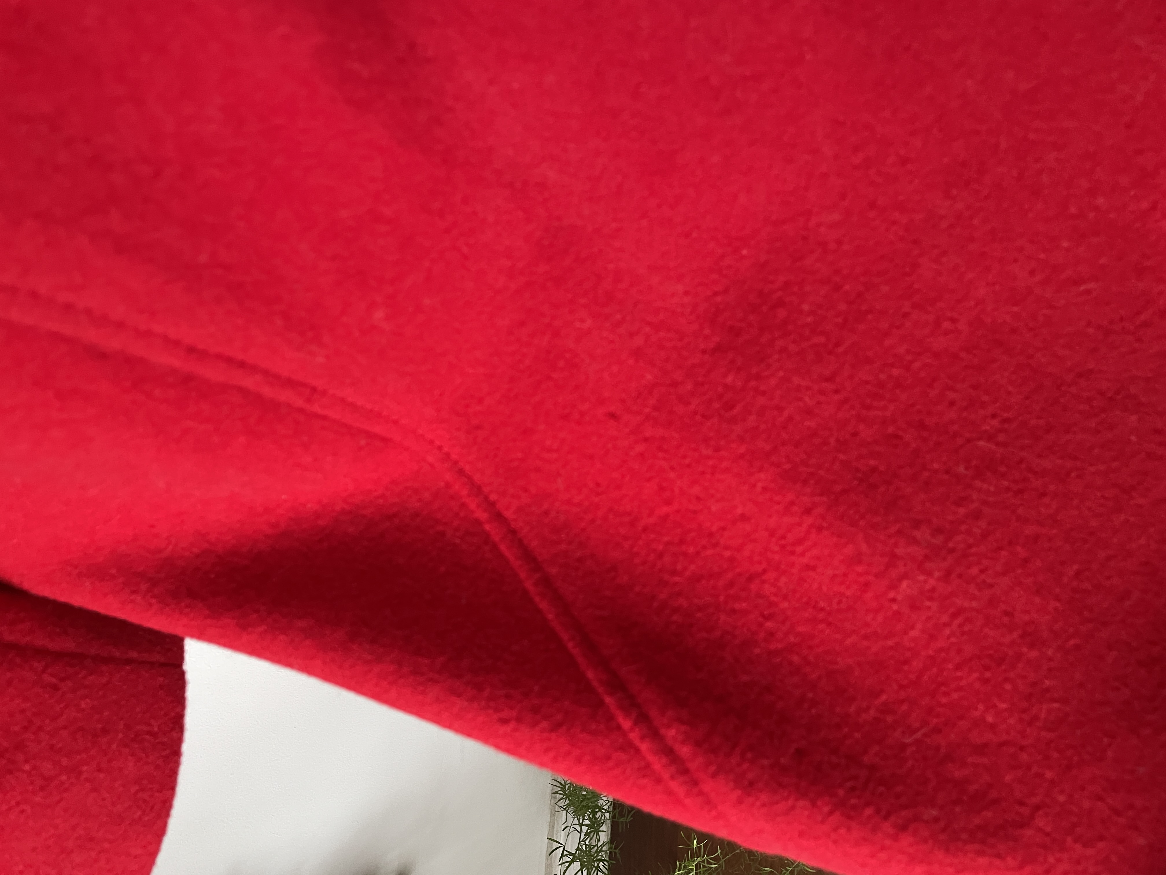 Abrigo rojo lana detalle. Talla: M 5