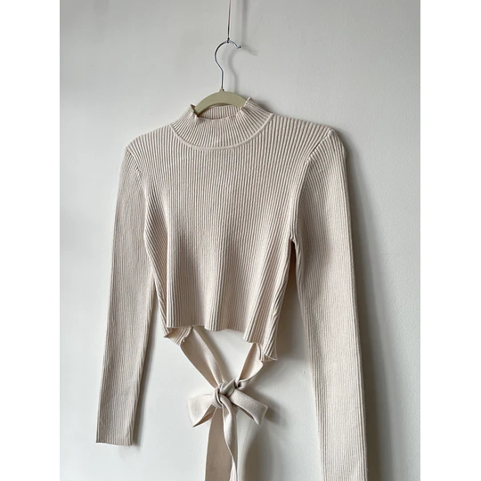 Polera amarras. Talla: M ajustable (S)