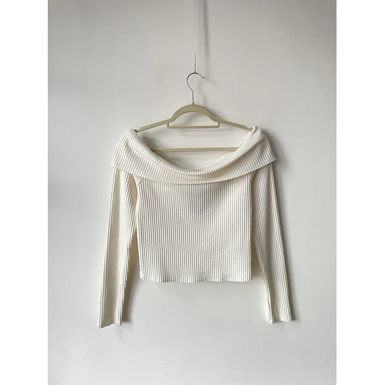 Sweater hombros. Talla: L
