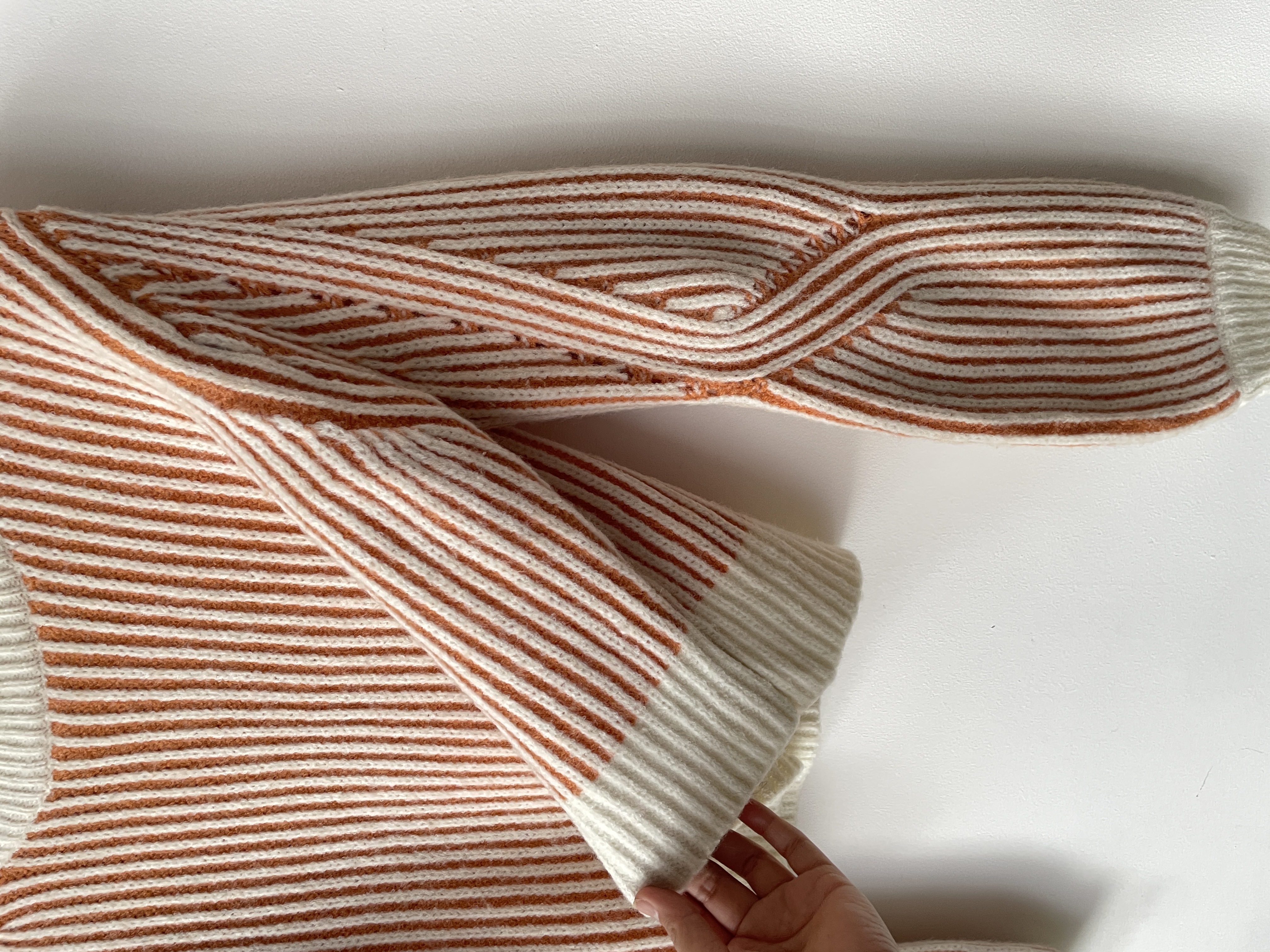 Sweater lineas. Talla: S holgado. 3