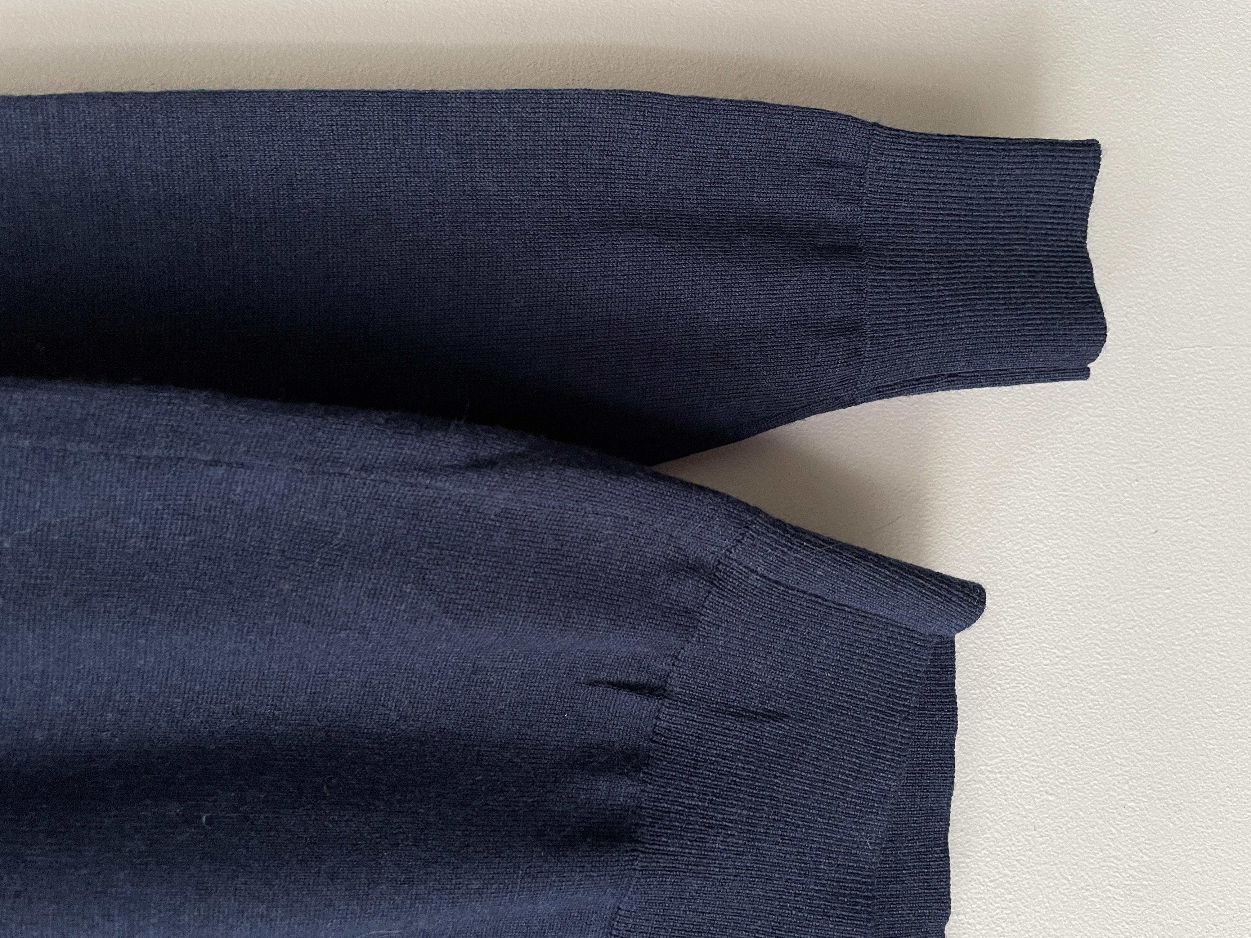 Sweater uniqlo lana merino. Talla: M hombre 3