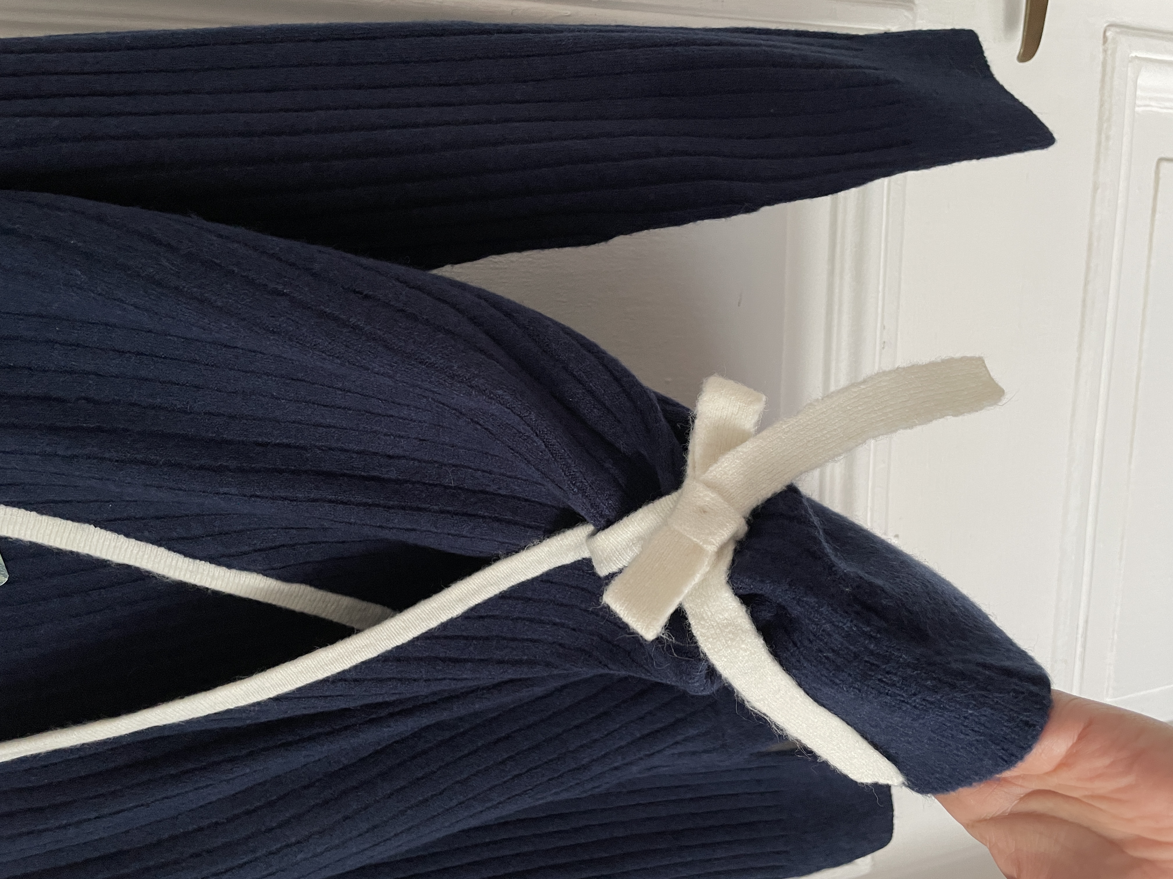 Sweater cruzado. Talla: M 3