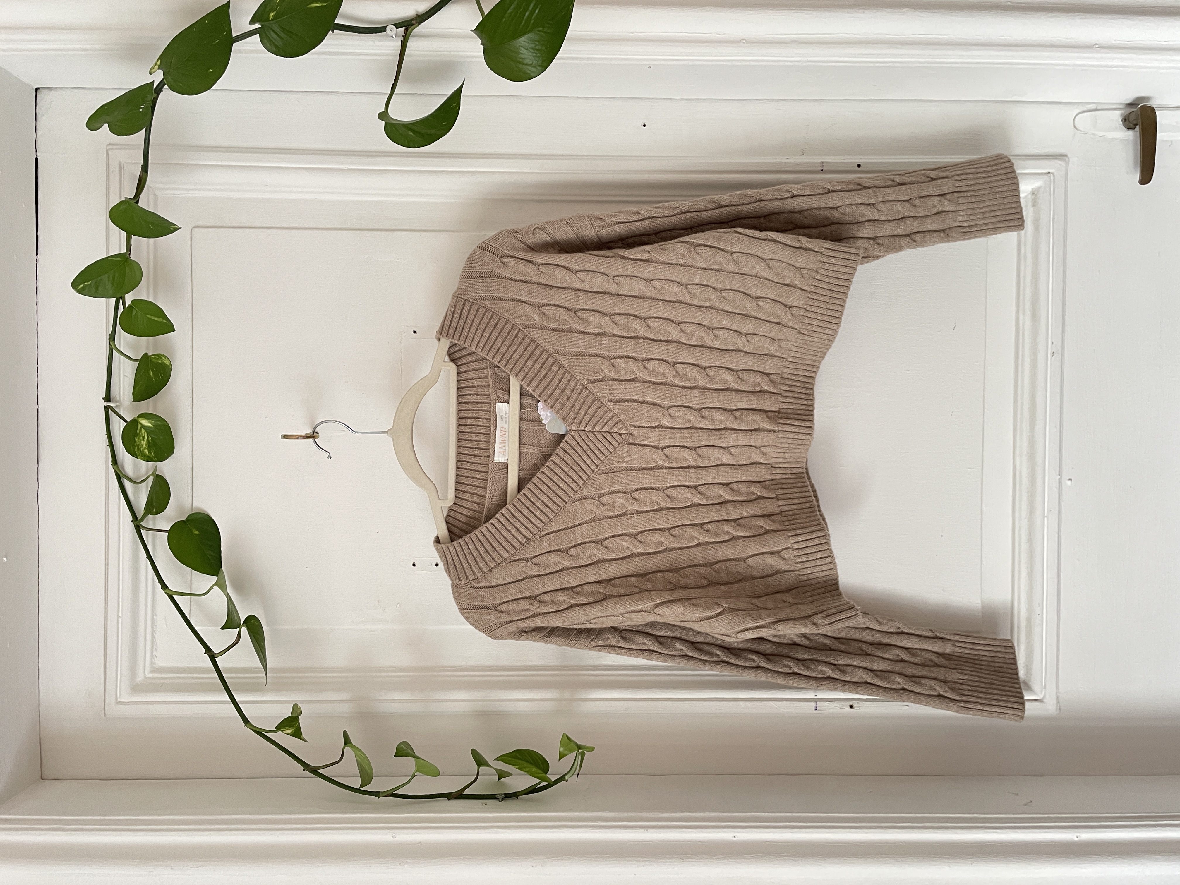 Sweater camel. Talla: S 1