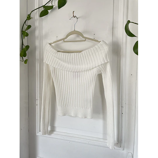 Sweater hombros. Talla: S