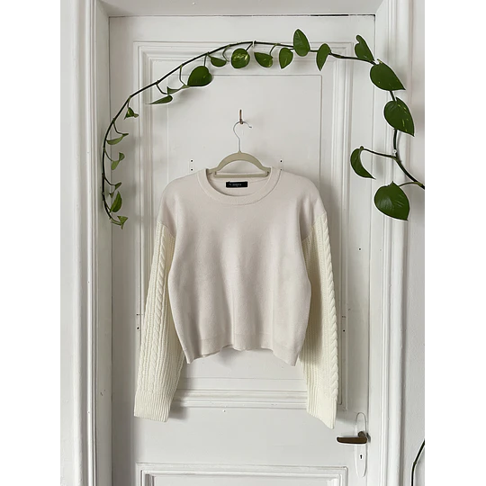Sweater trenza. Talla: M