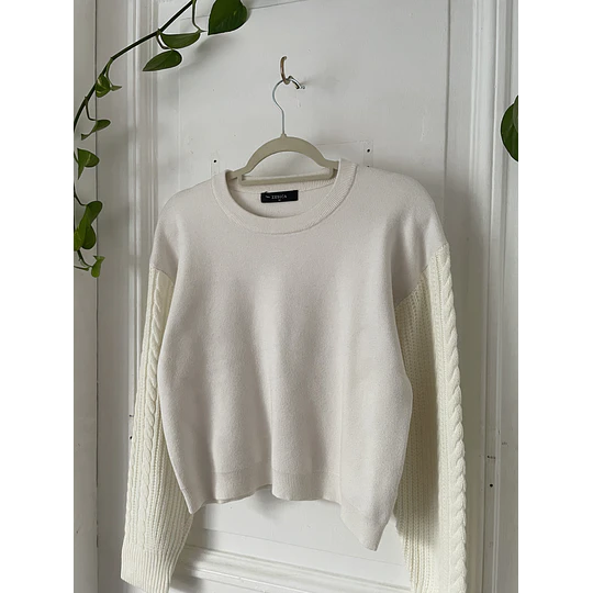 Sweater trenza. Talla: M