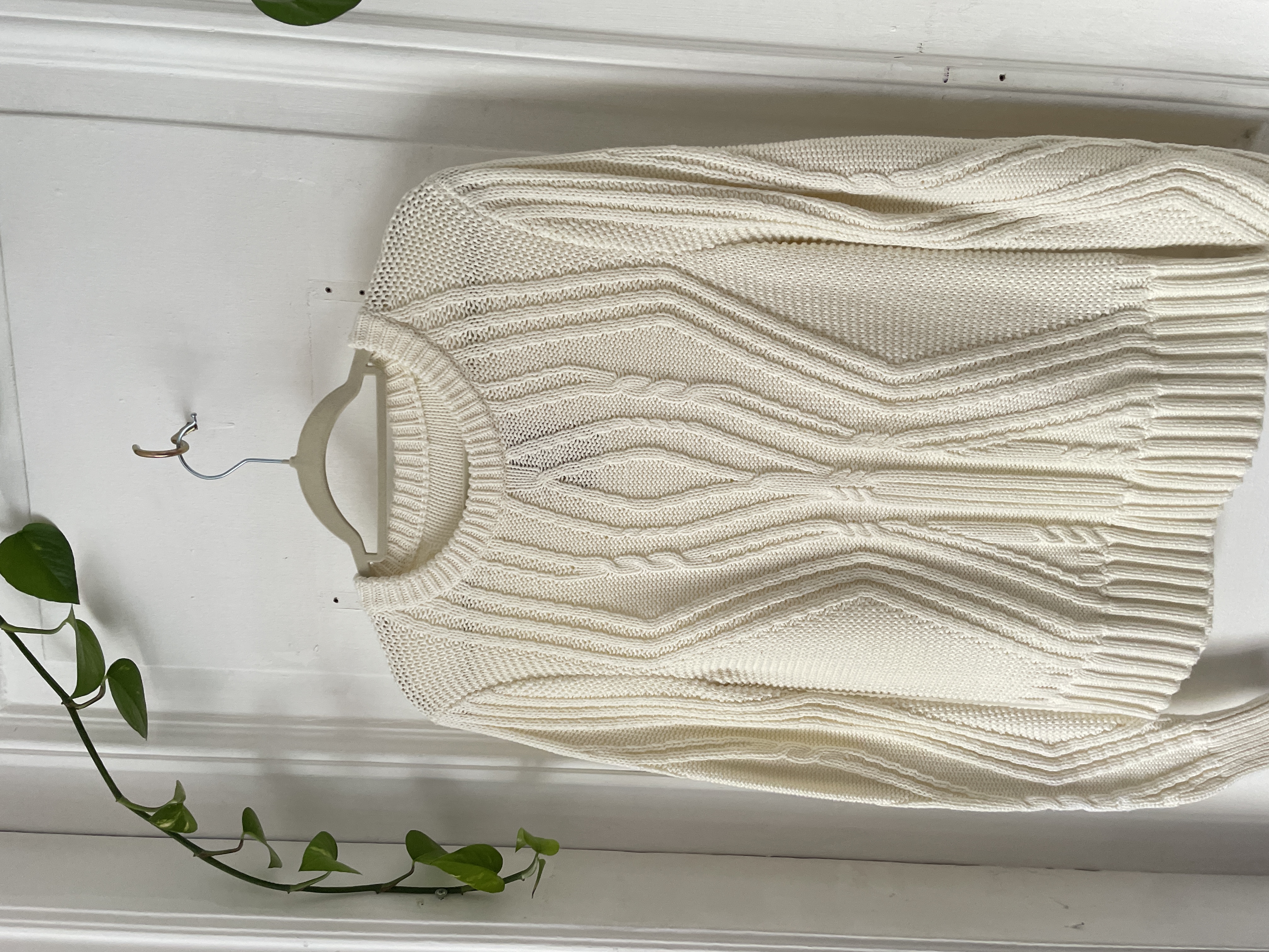 Sweater crema algodón. Talla: S  2
