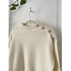 Sweater crema botones. Talla: S holgado  2