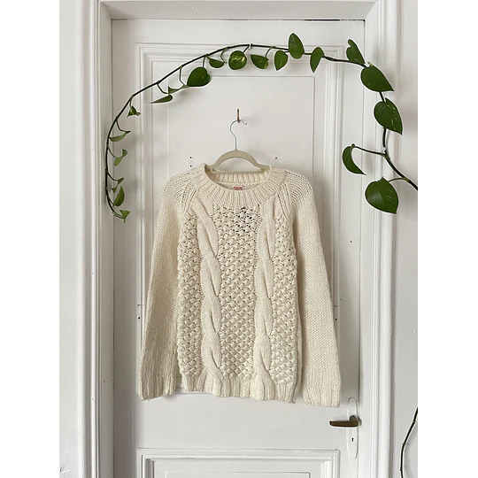 Sweater pompones. Talla: S