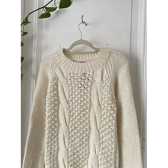 Sweater pompones. Talla: S