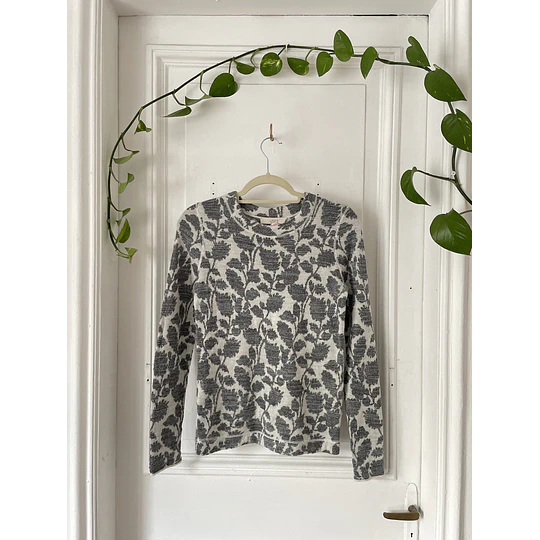 Suéter flores. Talla XS