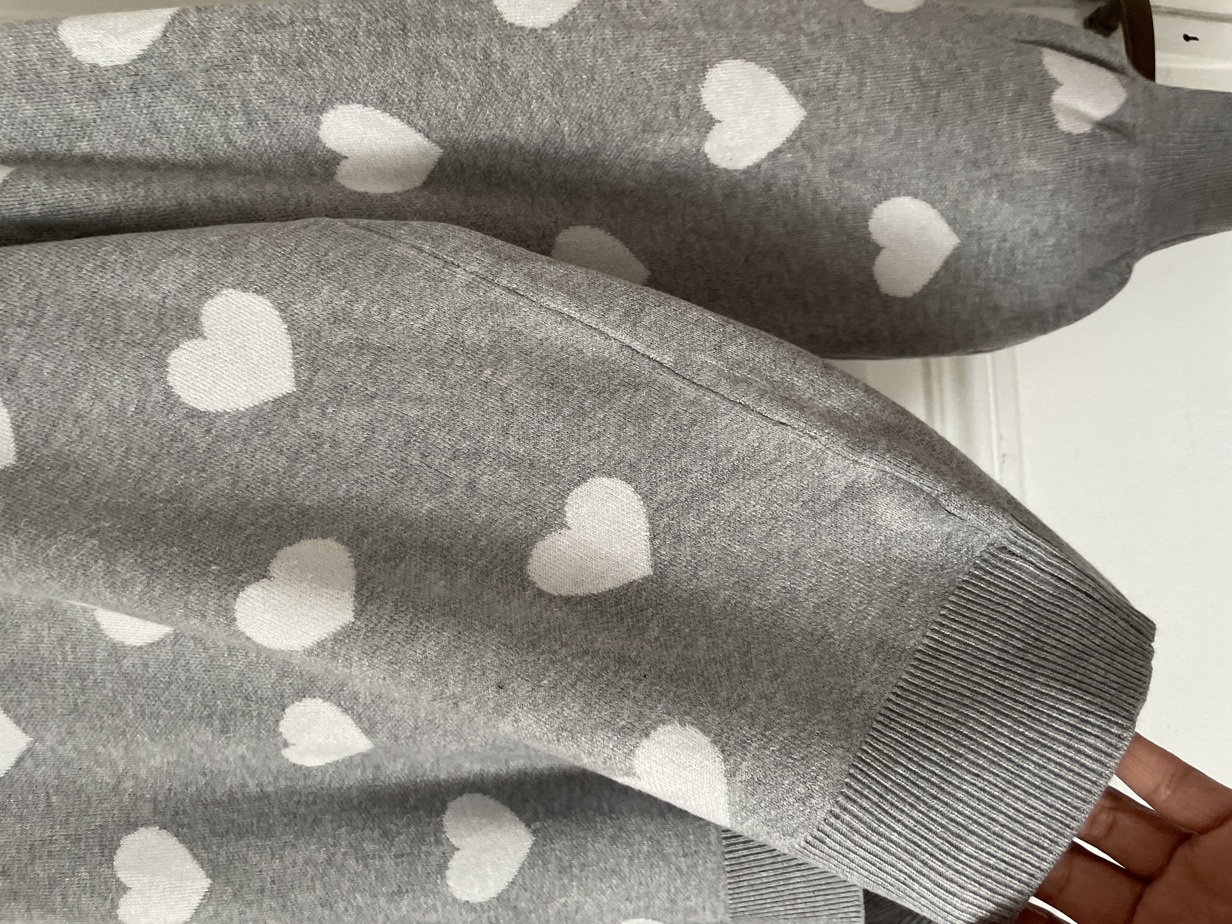 Suéter corazones. Talla M 4
