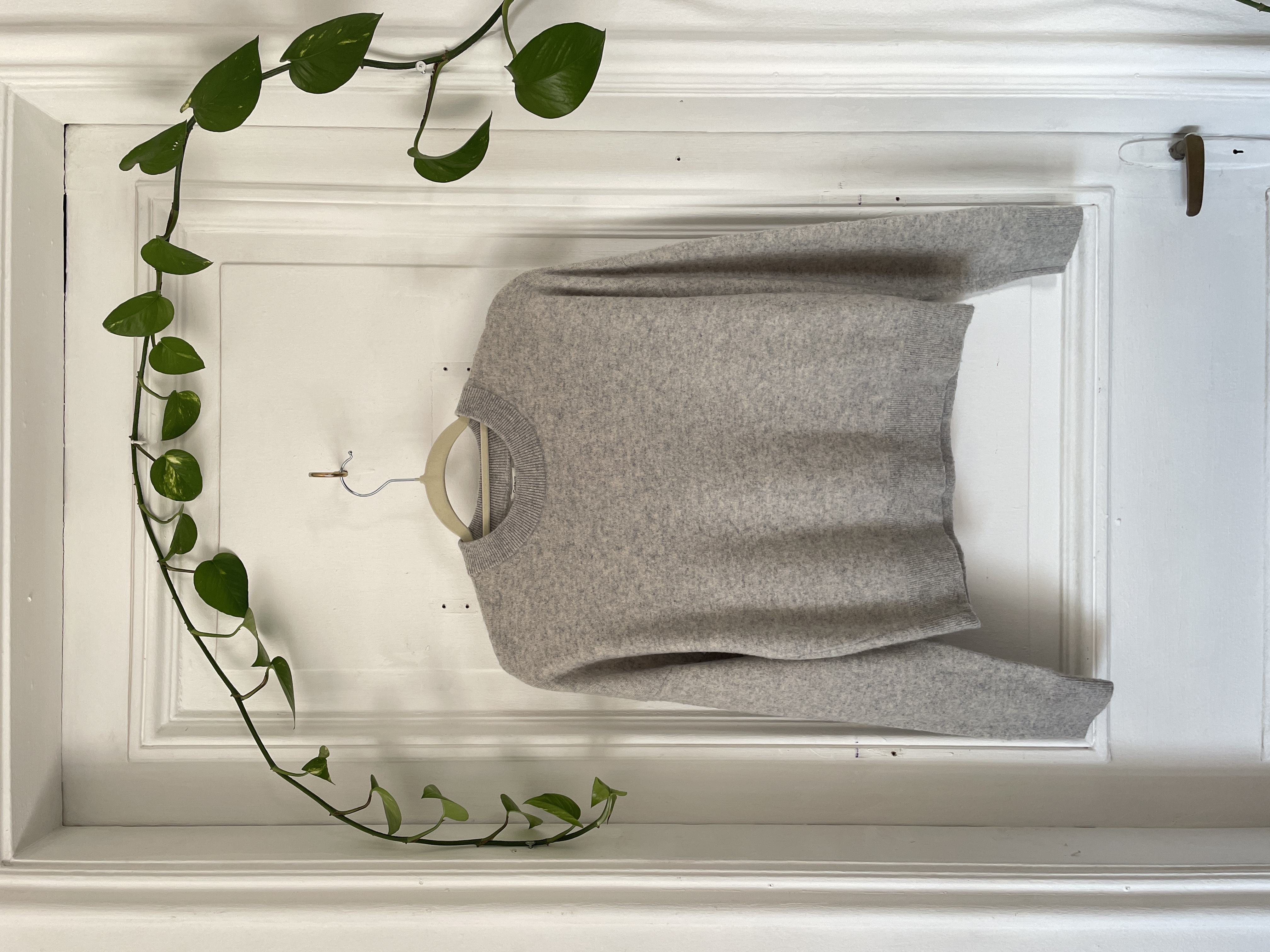 Sweater cachemira gris. Talla: M chico (S/M) 1