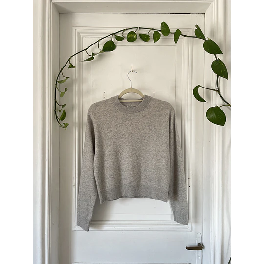 Sweater cachemira gris. Talla: M chico (S/M)