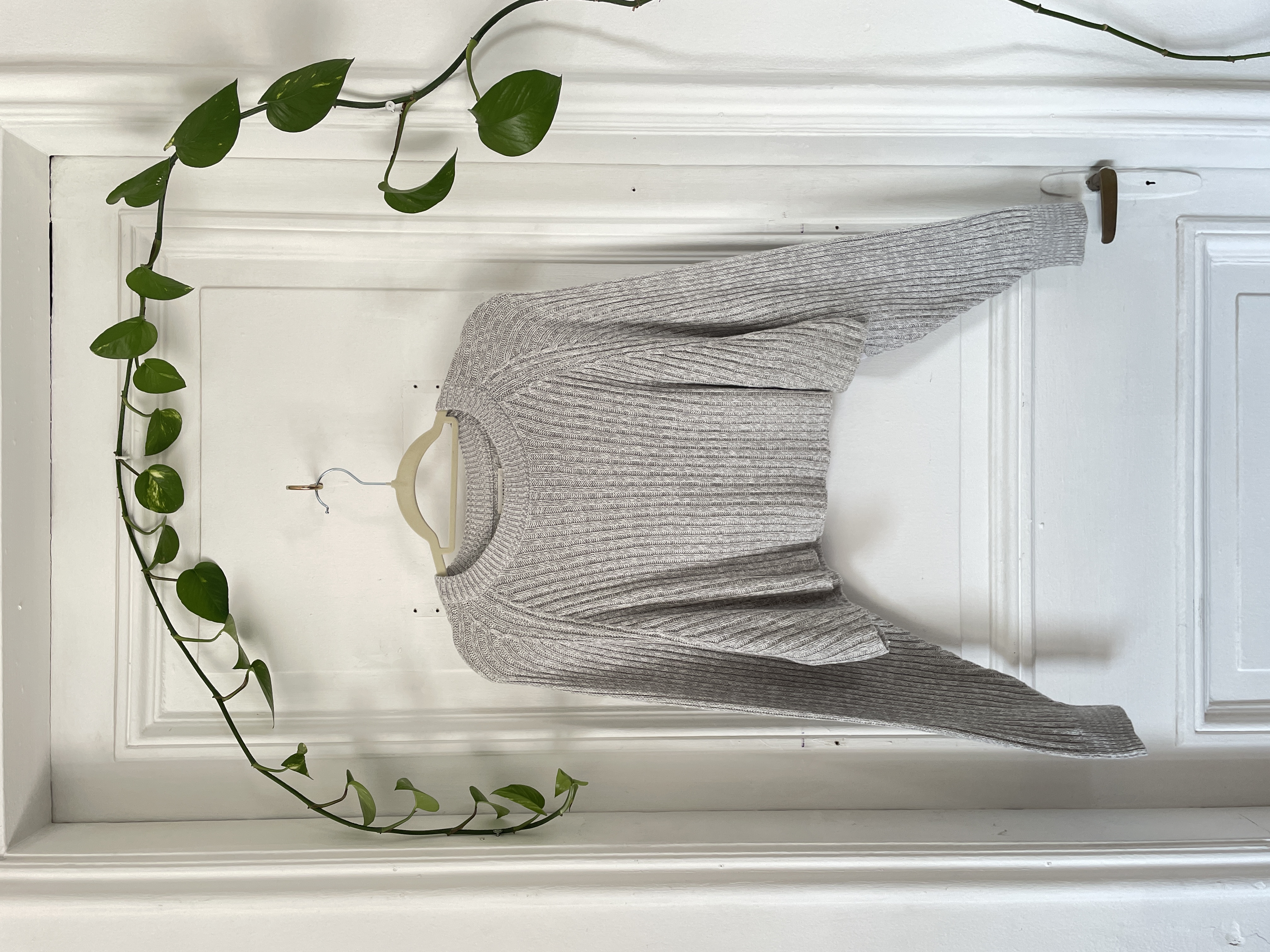 Sweater gris jaspeado. Talla: S 1