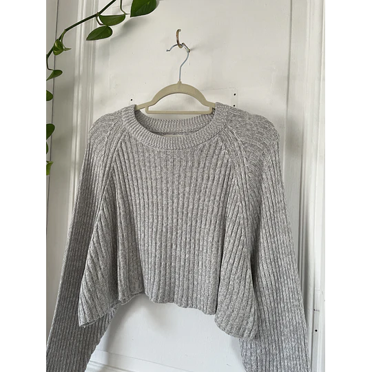 Sweater gris jaspeado. Talla: S