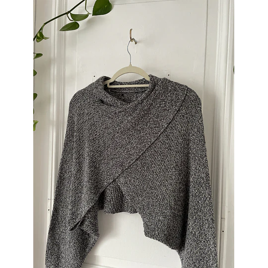 Sweater capa. Talla: M/L