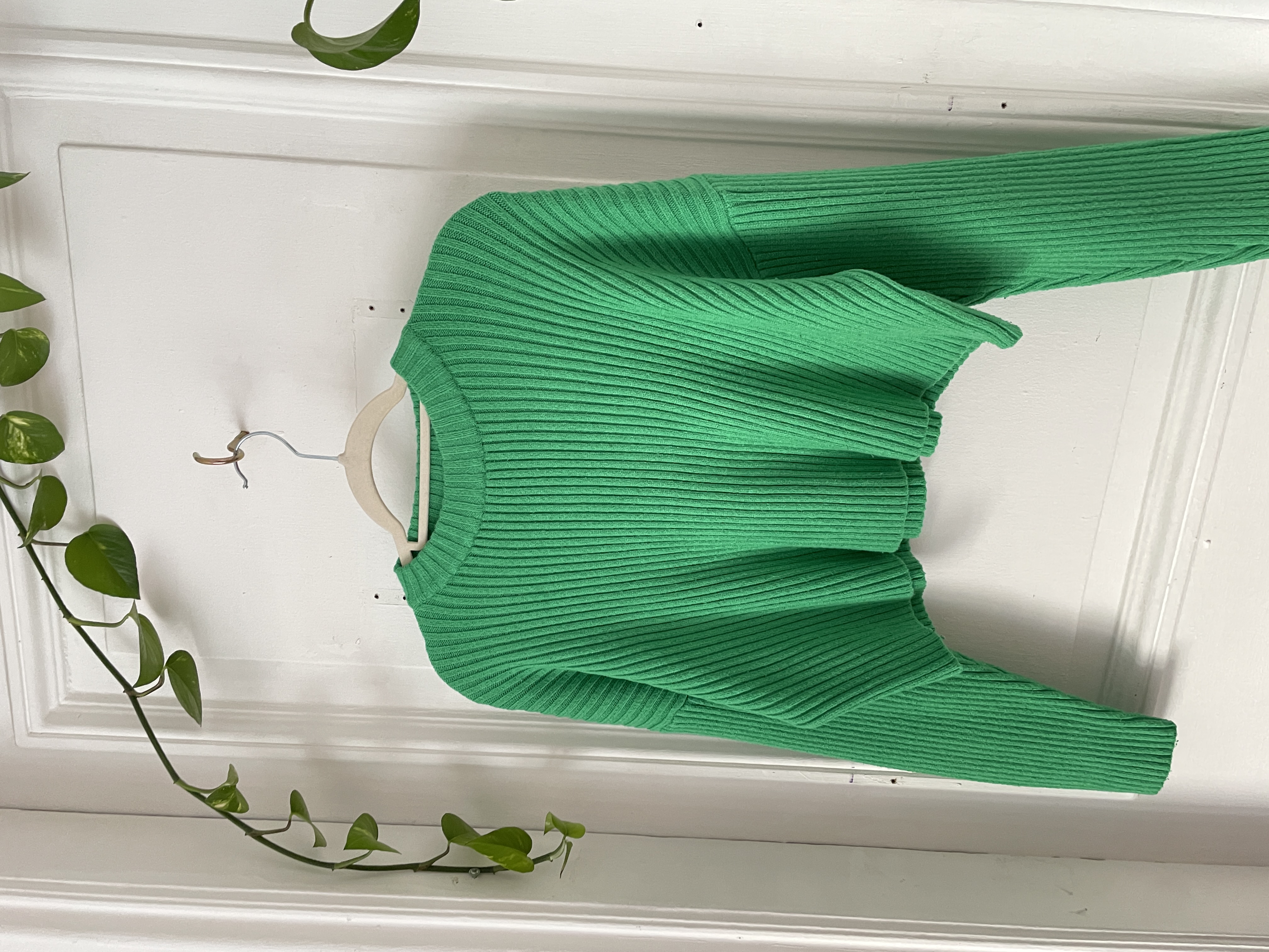 Sweater verde. Talla: S 2