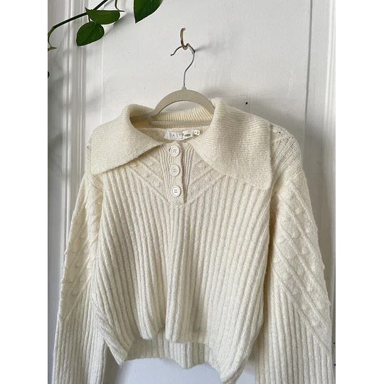 Sweater cuello. Talla: M