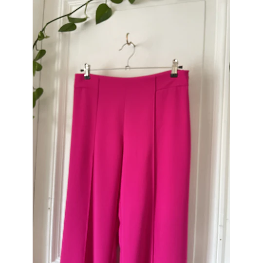 Pants fucsia. Talla: M