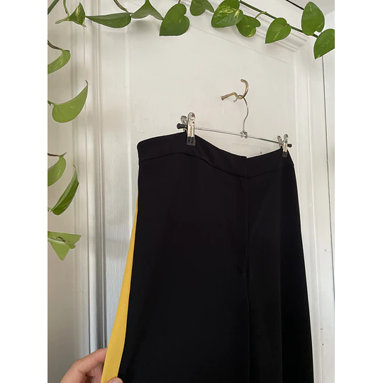 Palazzo negro. Talla: XL