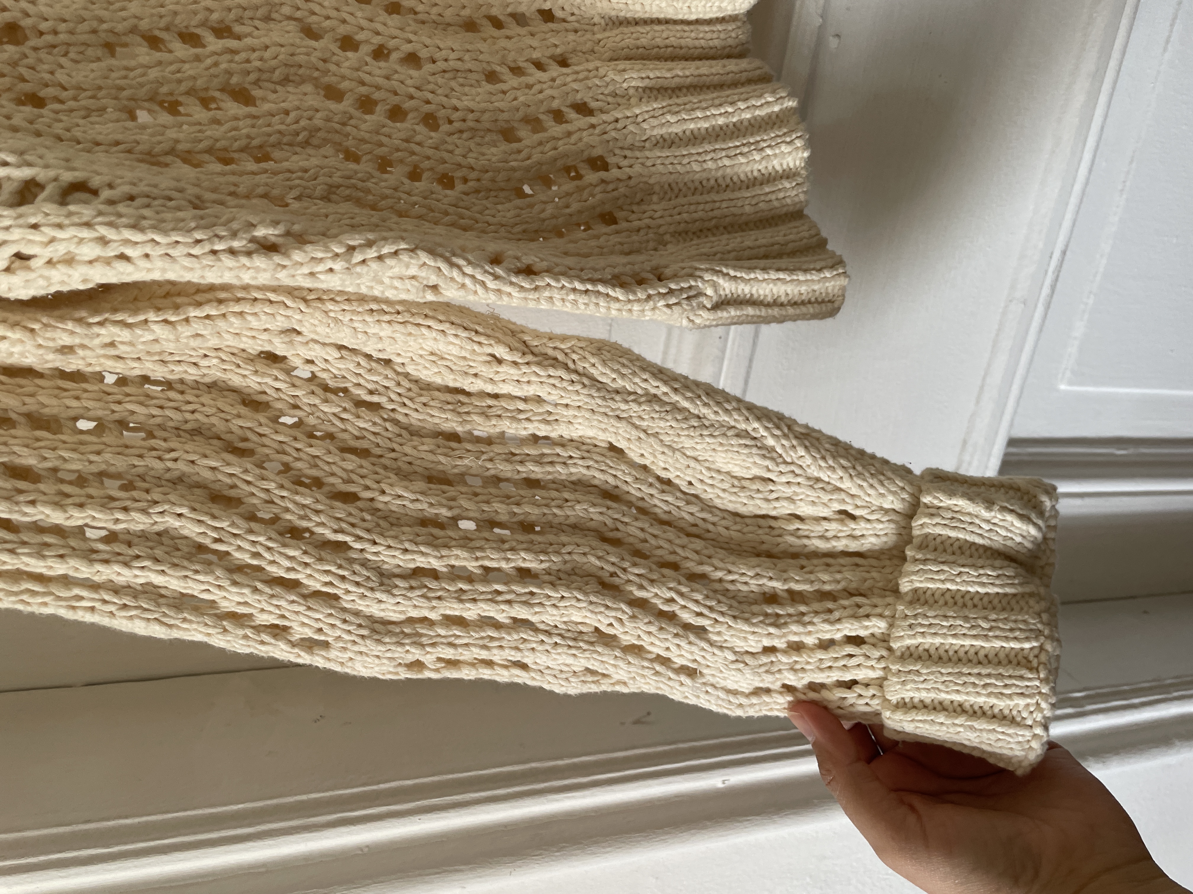 Sweater calado. Talla: M 4