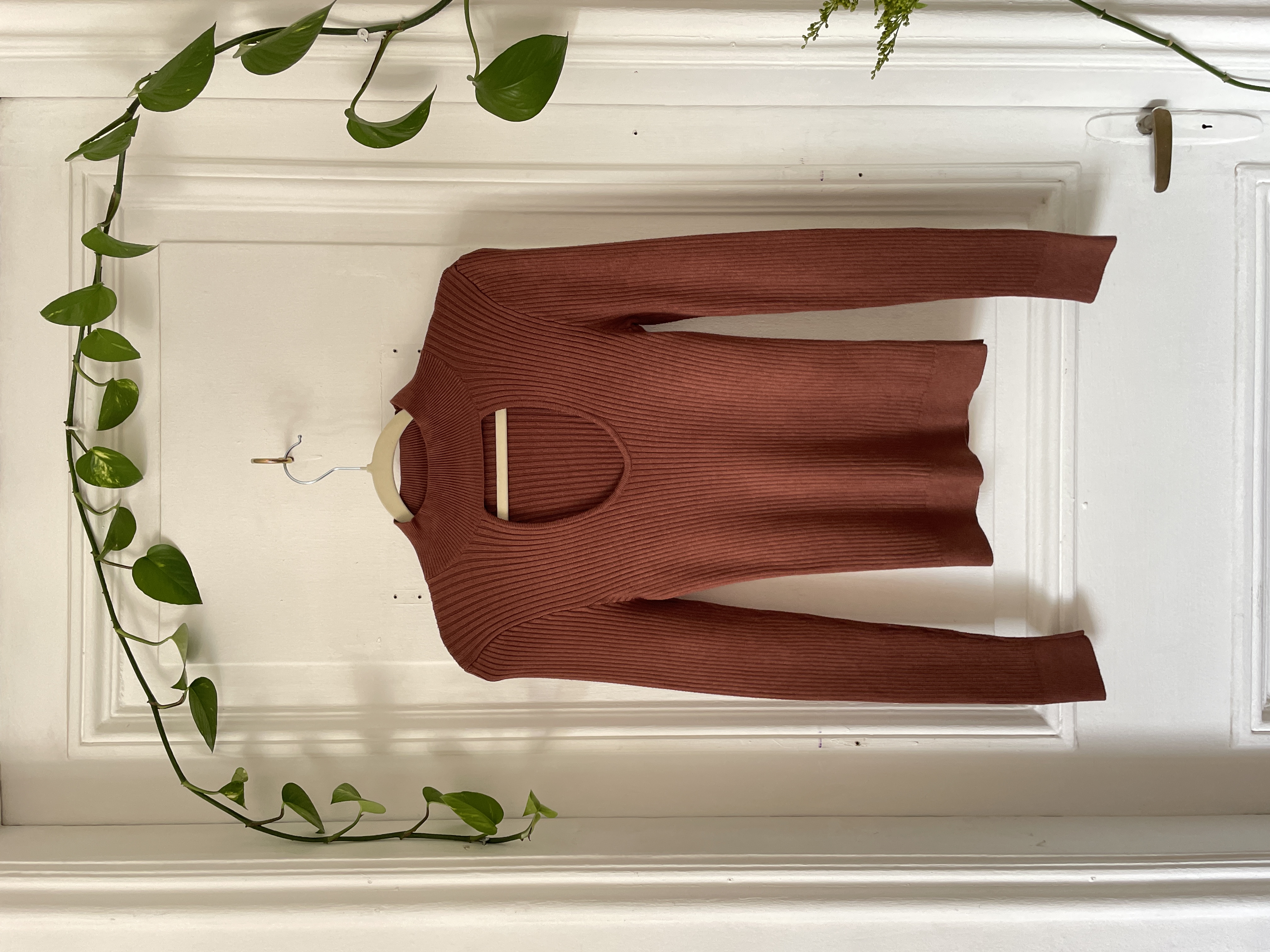 Polera café. Talla: XS elasticada  1