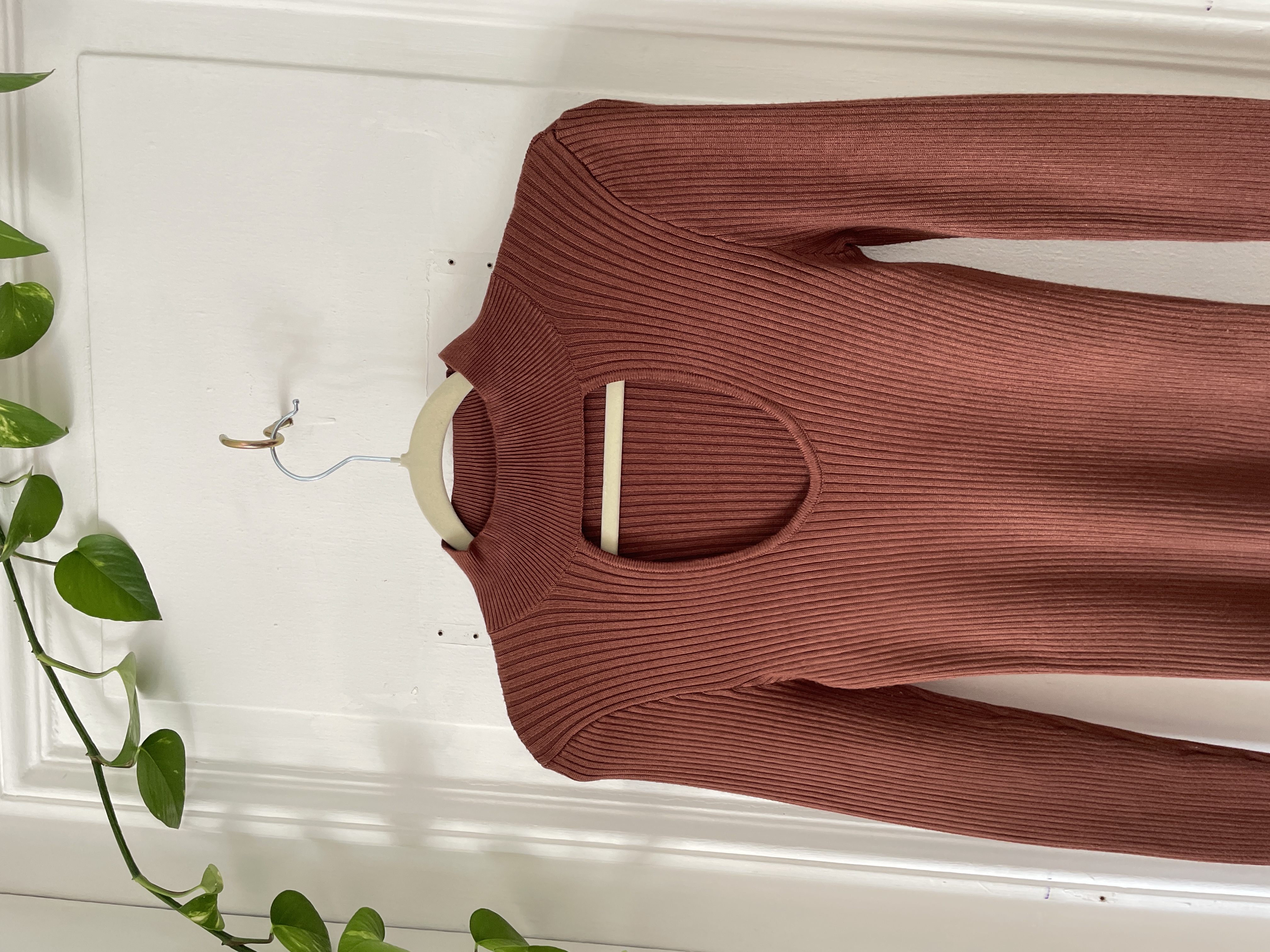 Polera café. Talla: XS elasticada  2