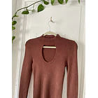 Polera café. Talla: XS elasticada  2