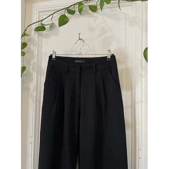 Pantalón sastre. Talla: M 