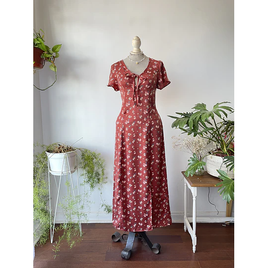 Vestido satín. Talla: XS