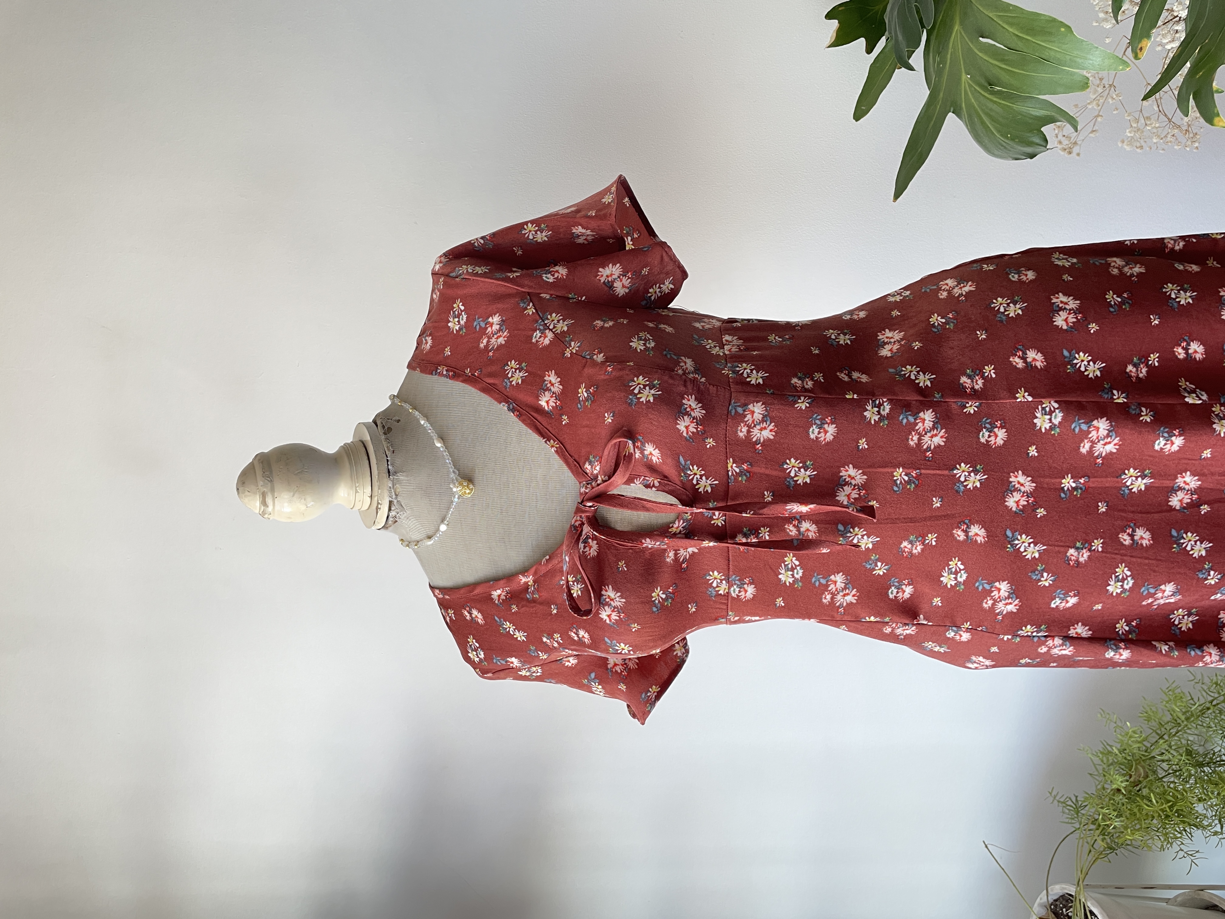 Vestido satín. Talla: XS 2