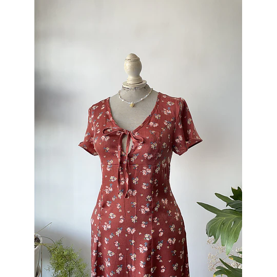 Vestido satín. Talla: XS