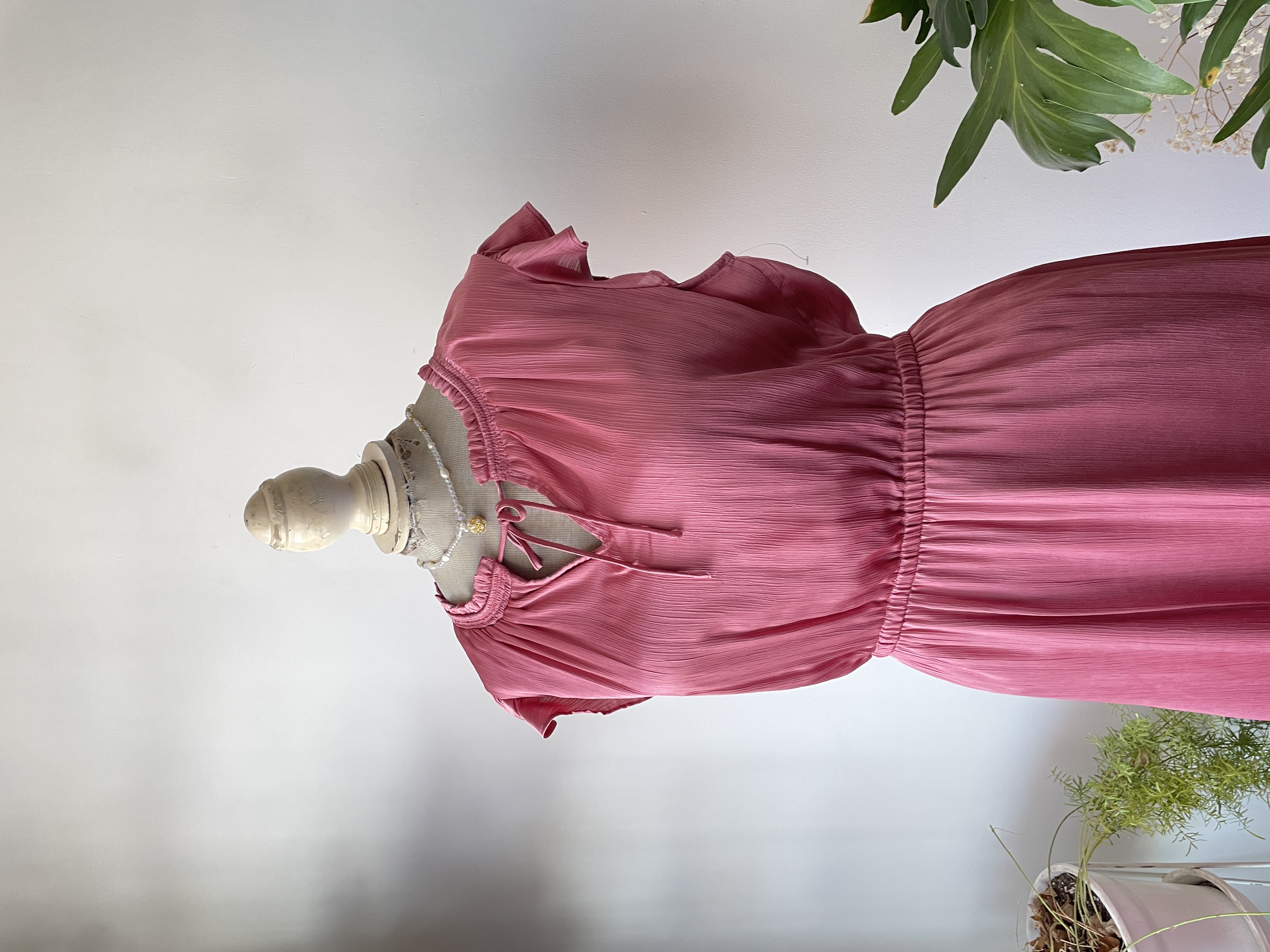 Vestido rosa viejo satín. Talla: L  2