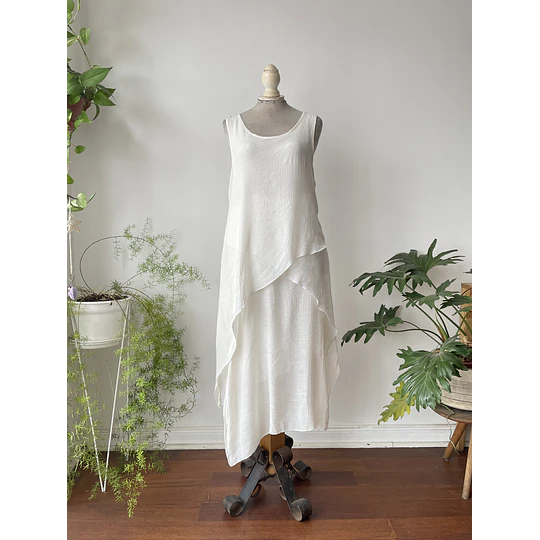 Vestido capas. Talla: L chico (M)